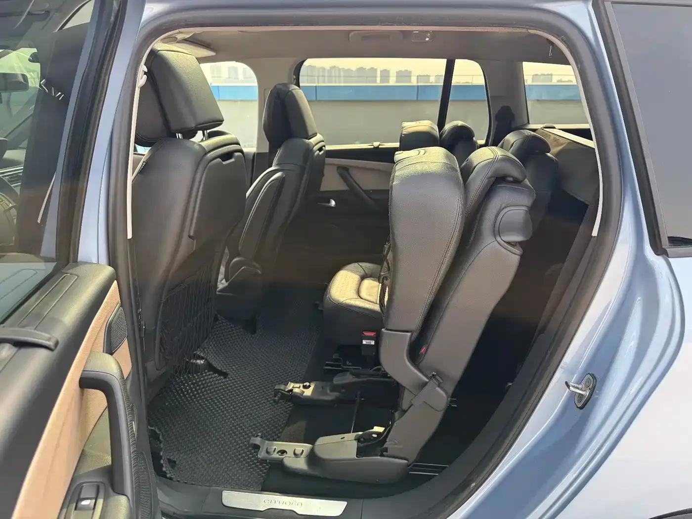 2015 Civic Civic Grand 1.6T Luxury 7-Seater — миниатюра 10