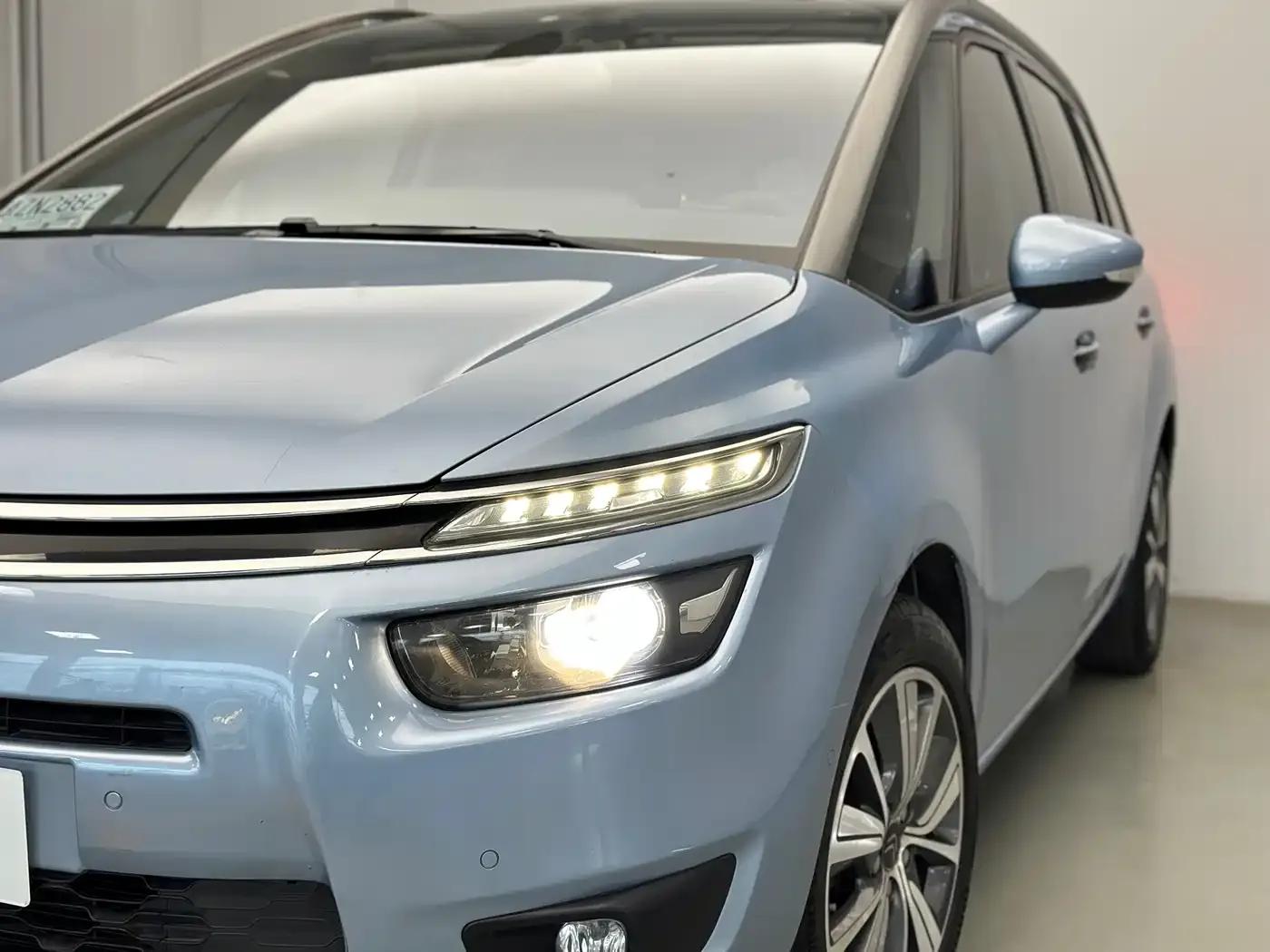 2015 Civic Civic Grand 1.6T Luxury 7-Seater — миниатюра 2