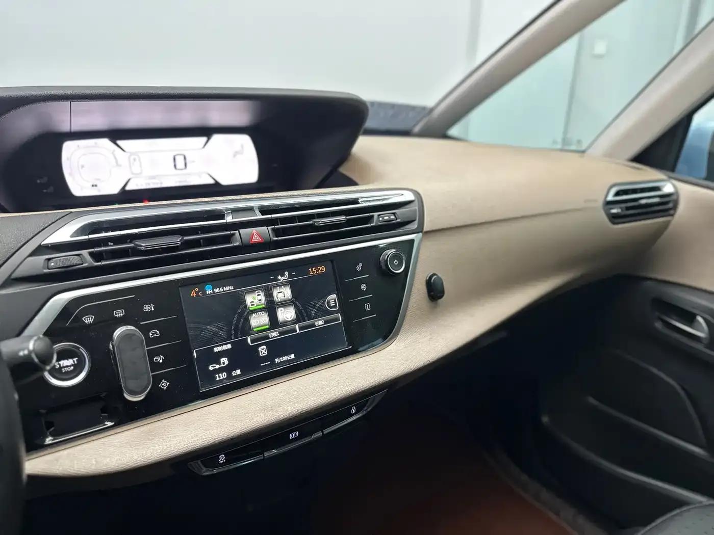2015 Civic Civic Grand 1.6T Luxury 7-Seater — миниатюра 26