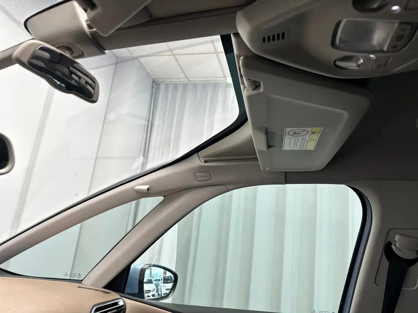 2015 Civic Civic Grand 1.6T Luxury 7-Seater — миниатюра 29