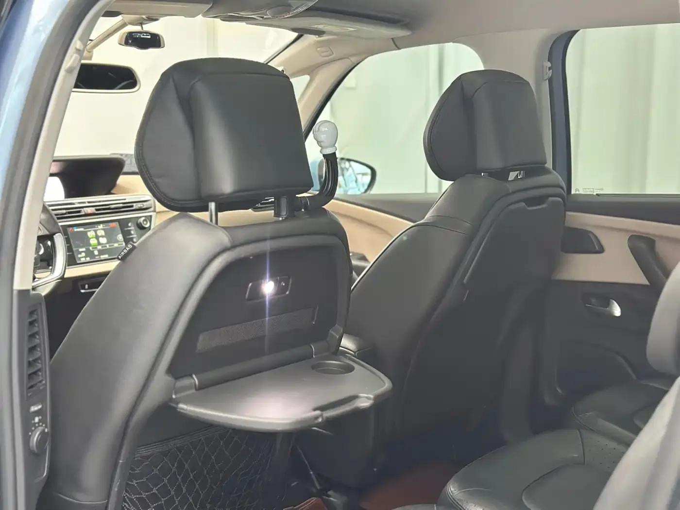 2015 Civic Civic Grand 1.6T Luxury 7-Seater — миниатюра 31