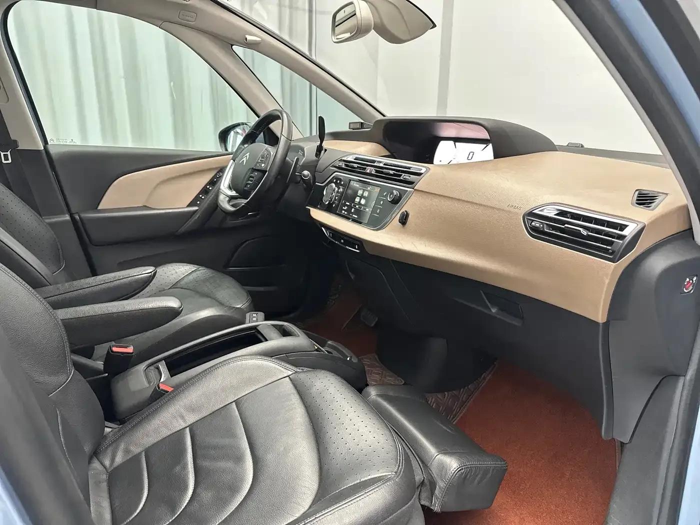 2015 Civic Civic Grand 1.6T Luxury 7-Seater — миниатюра 41