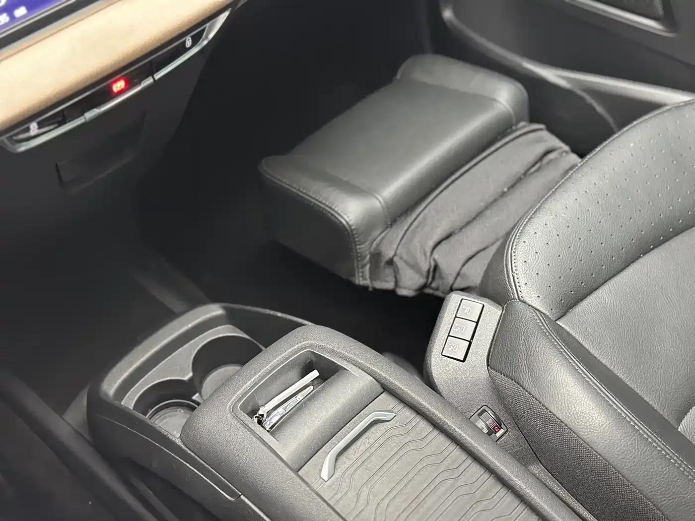 2015 Civic Civic Grand 1.6T Luxury 7-Seater — миниатюра 27
