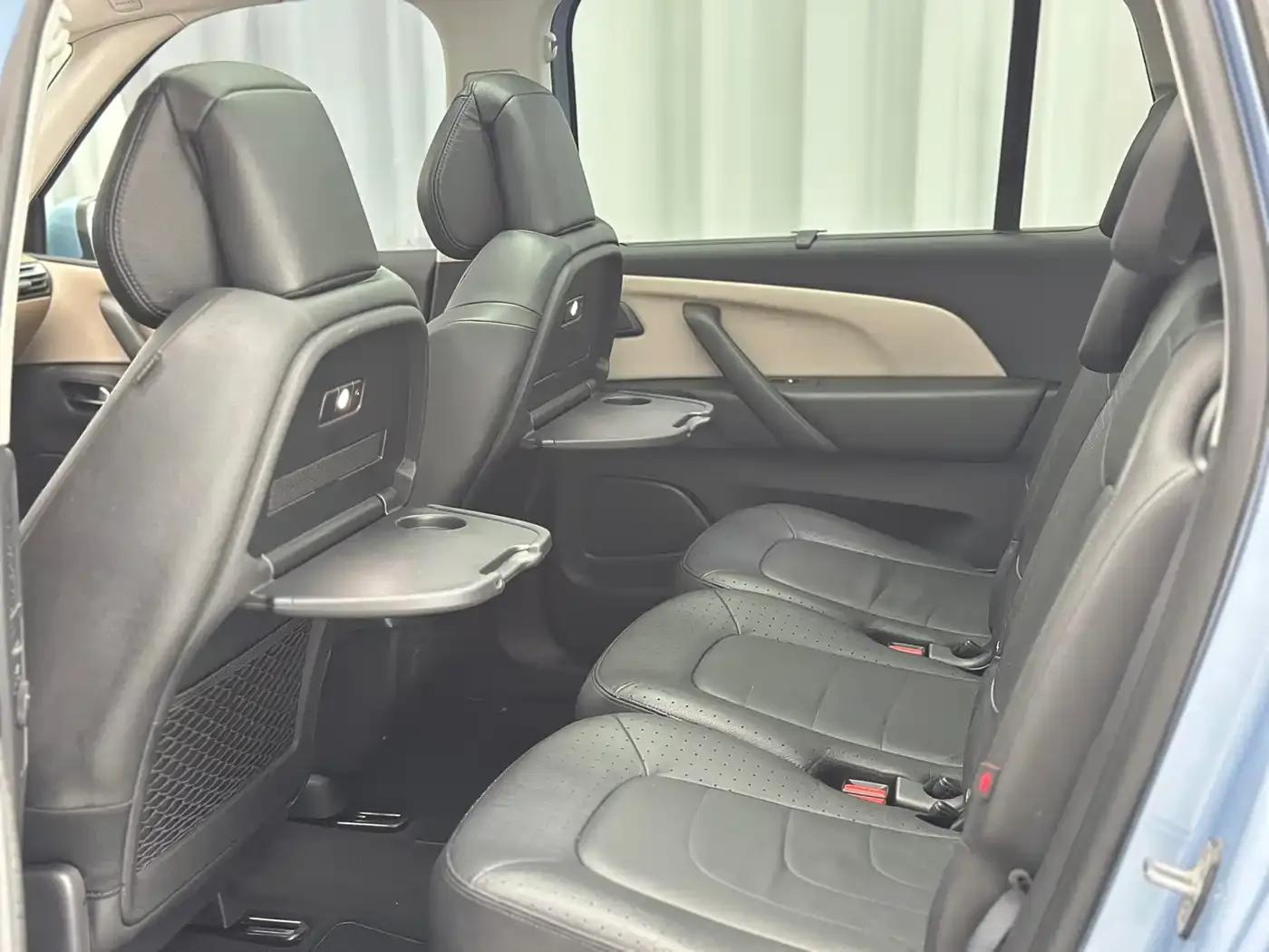 2015 Civic Civic Grand 1.6T Luxury 7-Seater — миниатюра 31