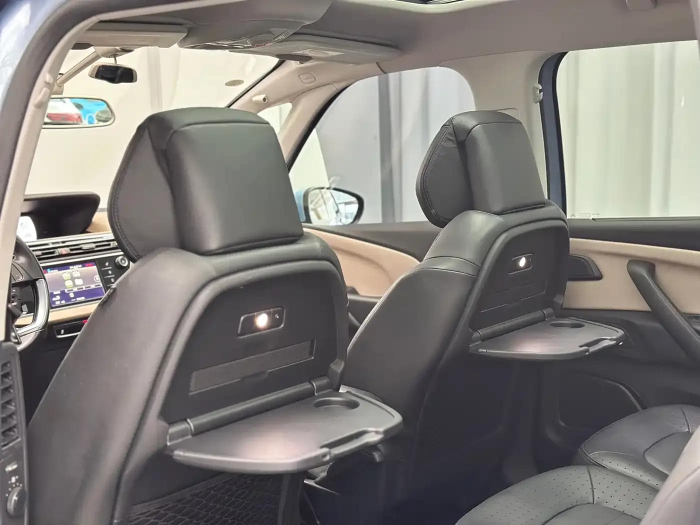 2015 Civic Civic Grand 1.6T Luxury 7-Seater — миниатюра 32