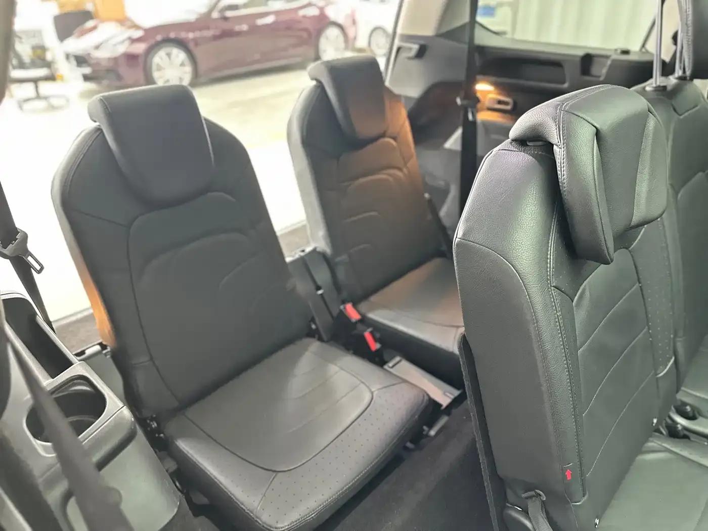 2015 Civic Civic Grand 1.6T Luxury 7-Seater — миниатюра 36