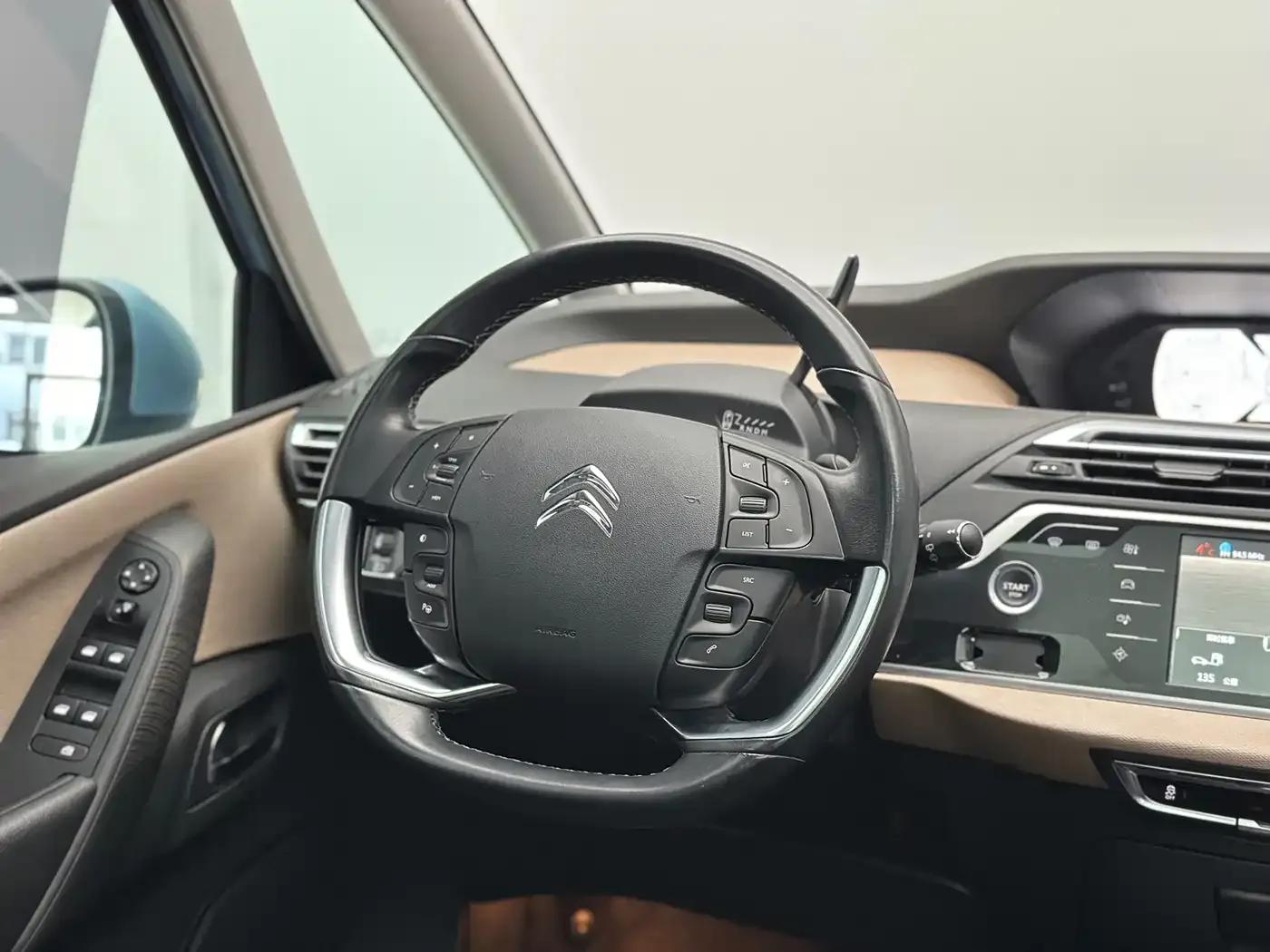 2015 Civic Civic Grand 1.6T Luxury 7-Seater — миниатюра 38
