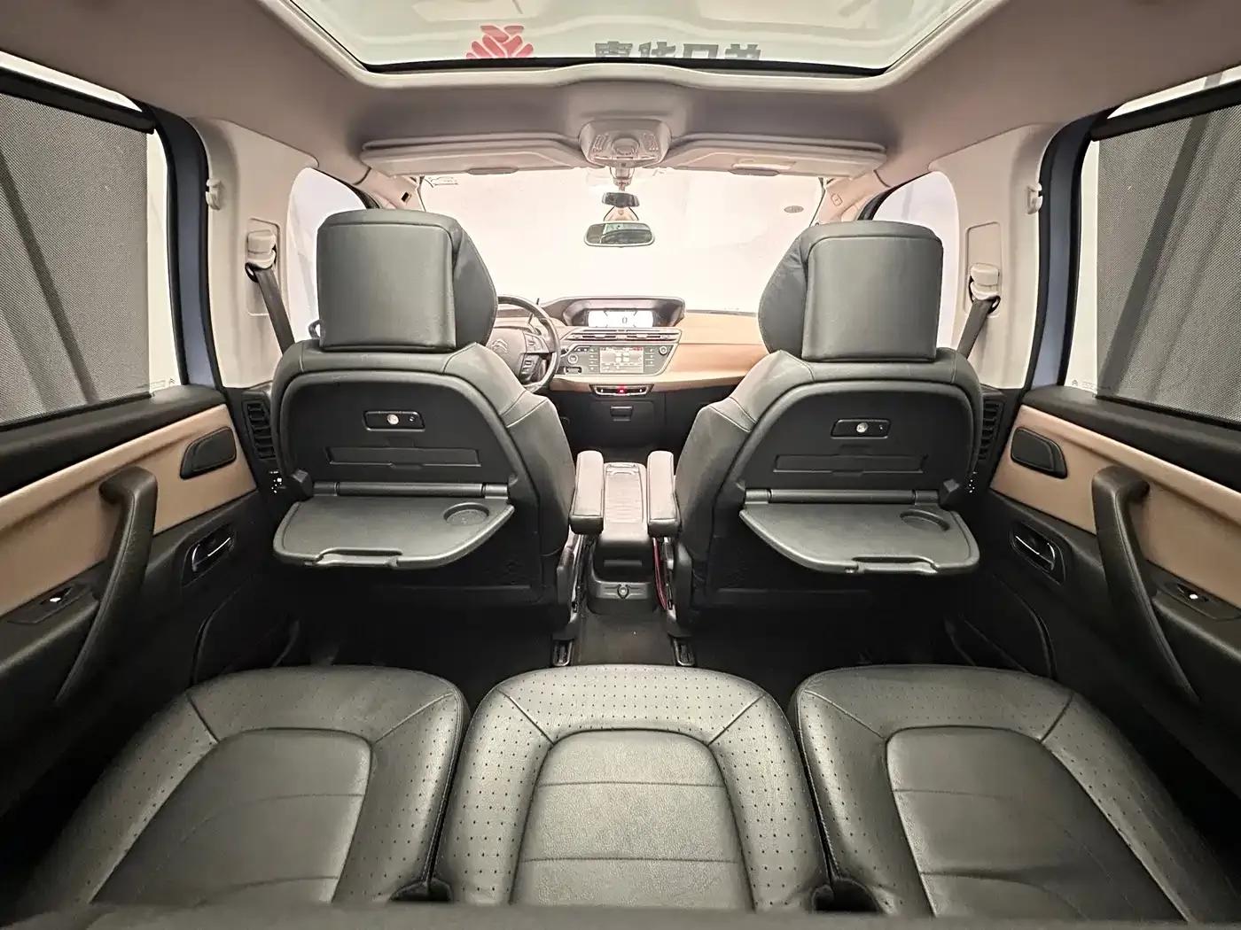 2015 Civic Civic Grand 1.6T Luxury 7-Seater — миниатюра 46