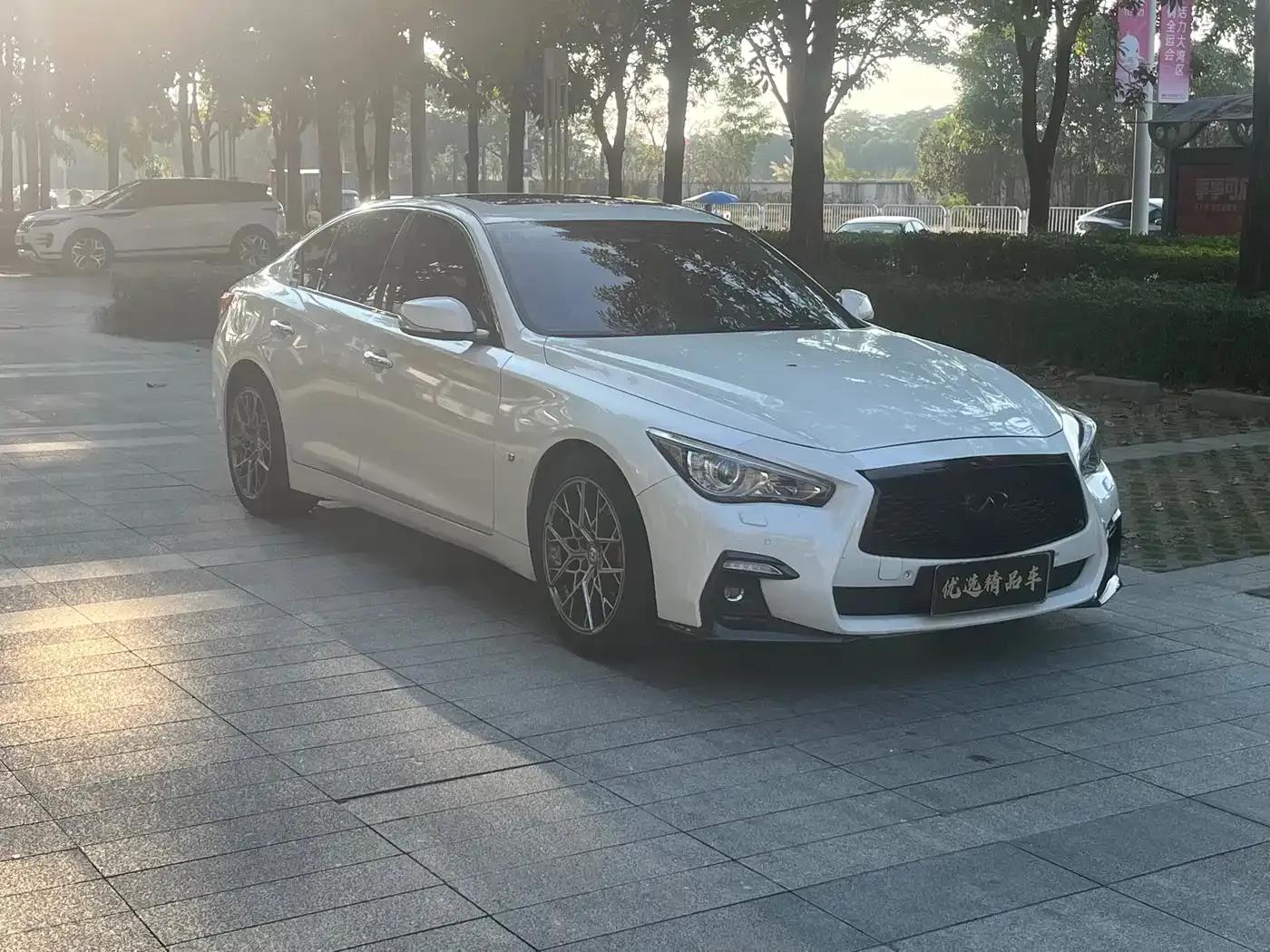 Infiniti Q50 2014 3.7L Luxury Edition — миниатюра 3
