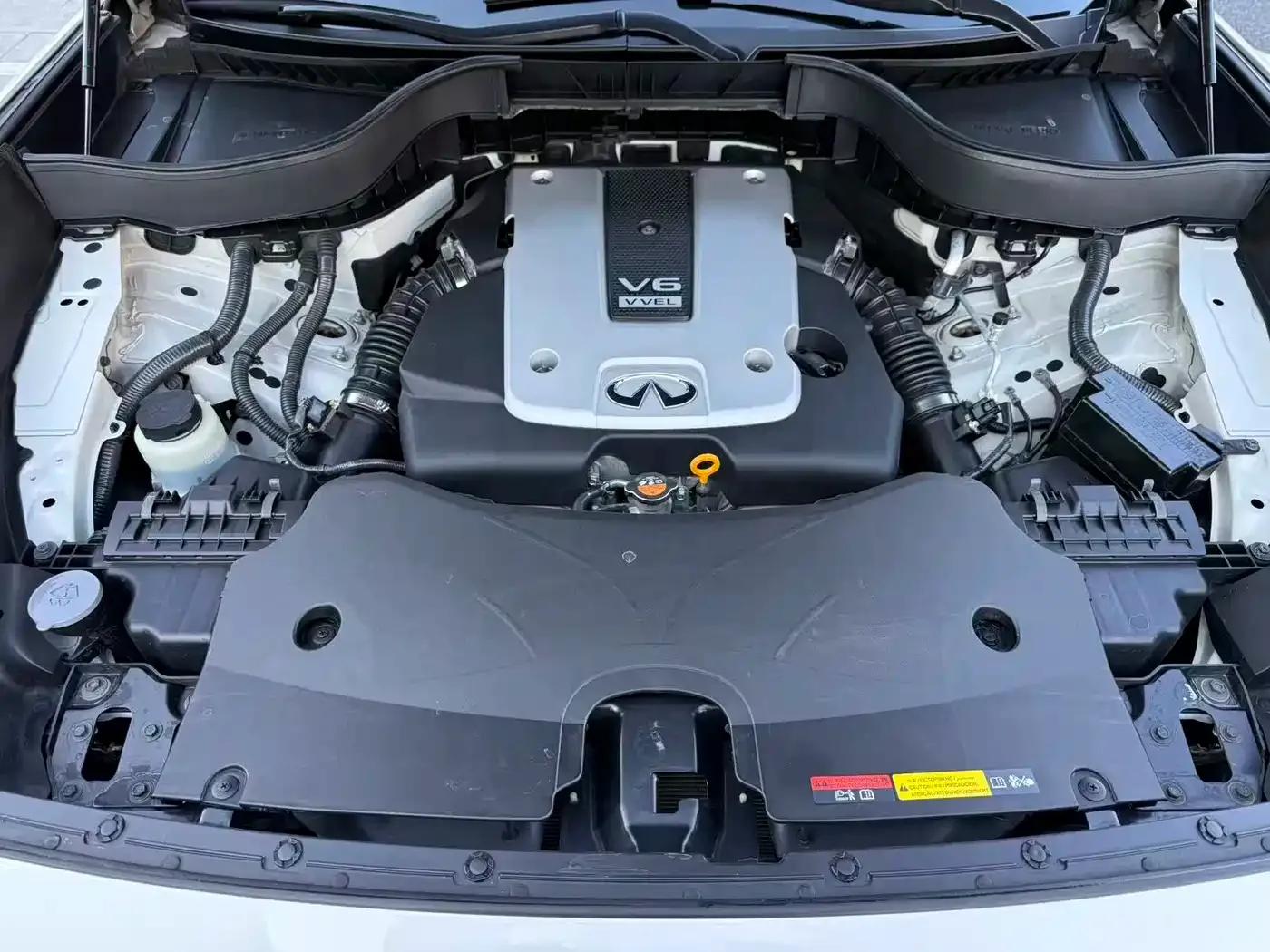 Infiniti QX70 2013 3.7L Standard Edition — миниатюра 14