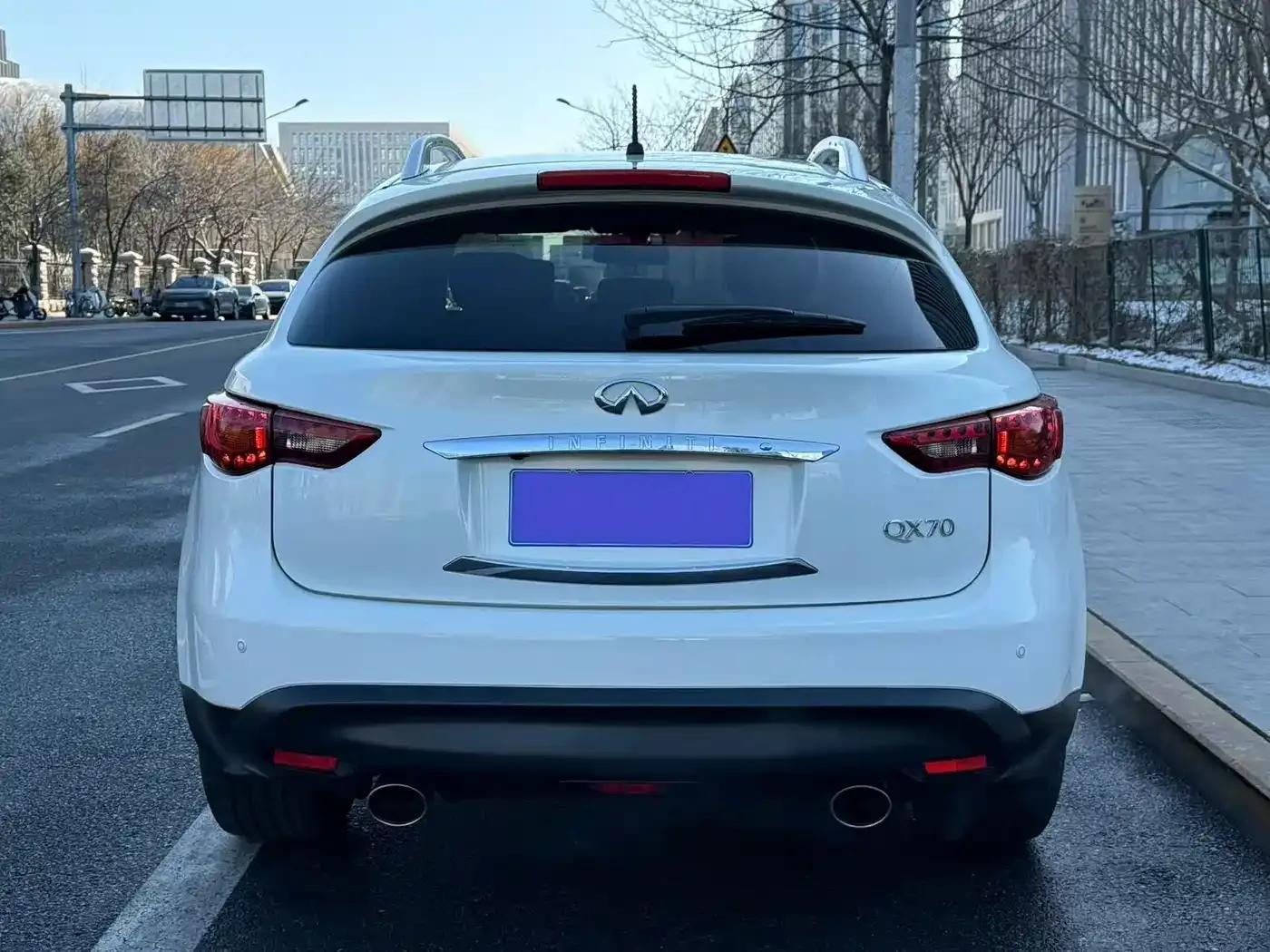 Infiniti QX70 2013 3.7L Standard Edition — миниатюра 18