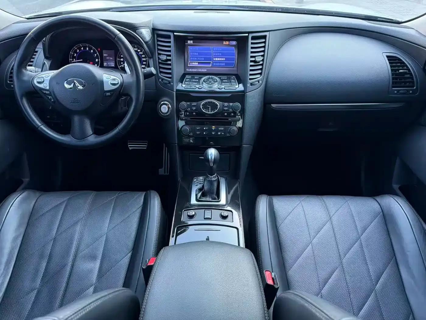Infiniti QX70 2013 3.7L Standard Edition — миниатюра 6
