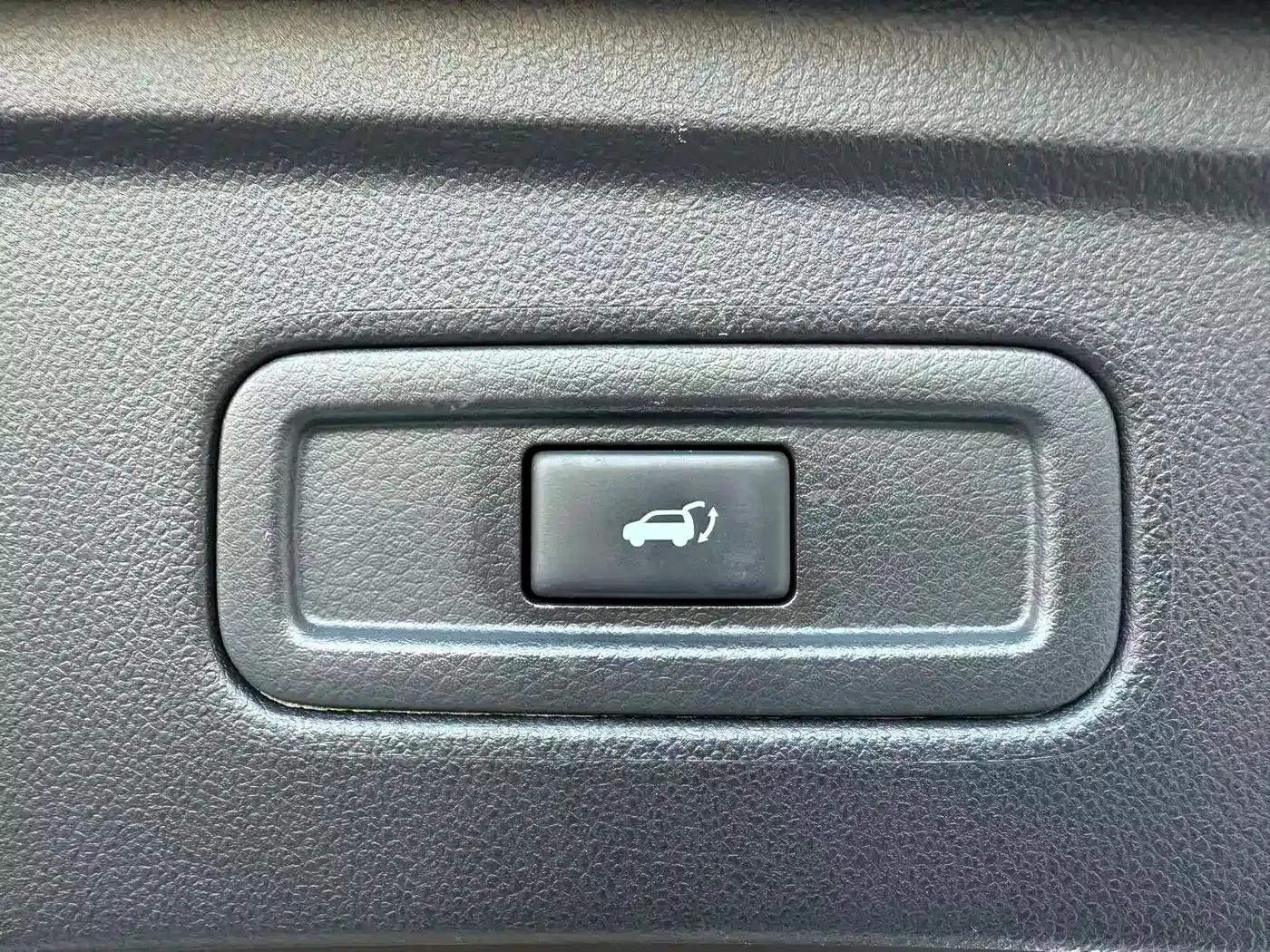 Infiniti QX70 2013 3.7L Standard Edition — миниатюра 10