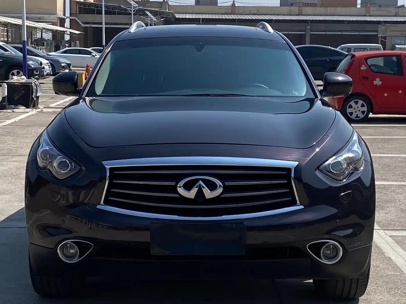 Infiniti QX70 2013 3.7L Standard Edition — миниатюра 2