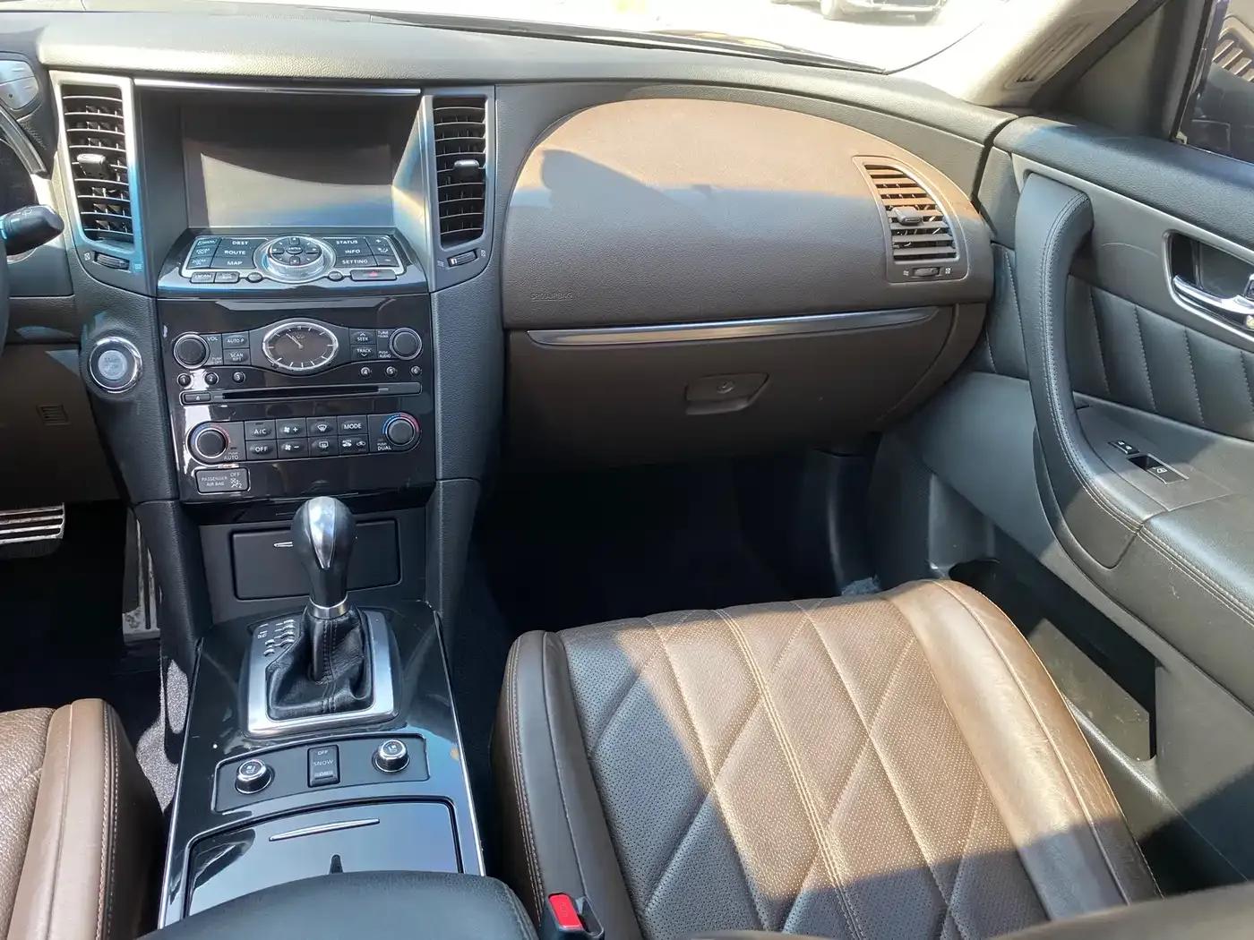 Infiniti QX70 2013 3.7L Standard Edition — миниатюра 12