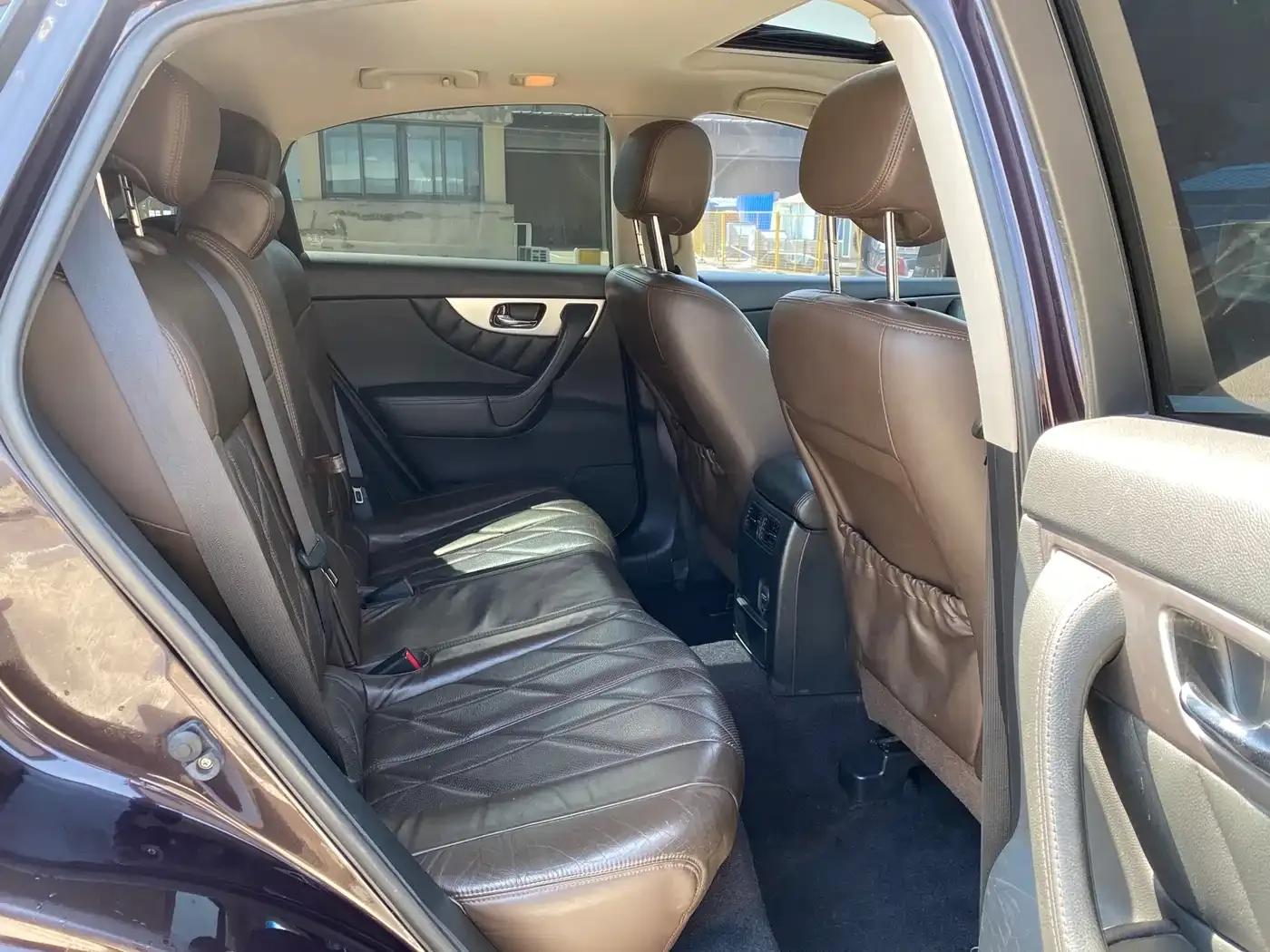 Infiniti QX70 2013 3.7L Standard Edition — миниатюра 14