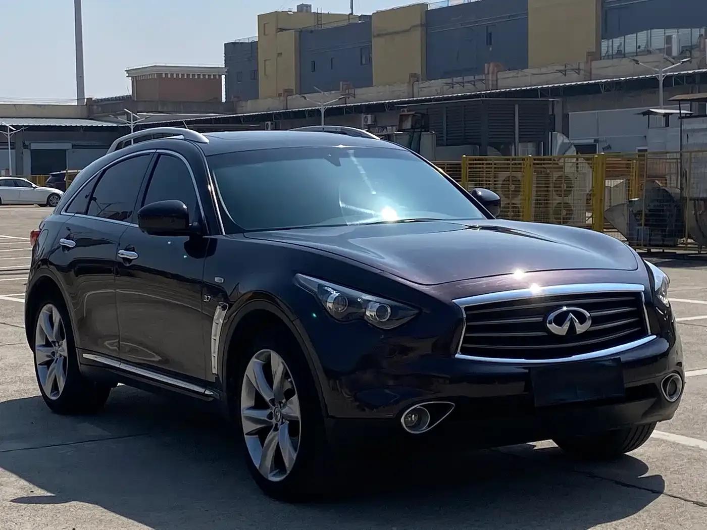 Infiniti QX70 2013 3.7L Standard Edition — миниатюра 3