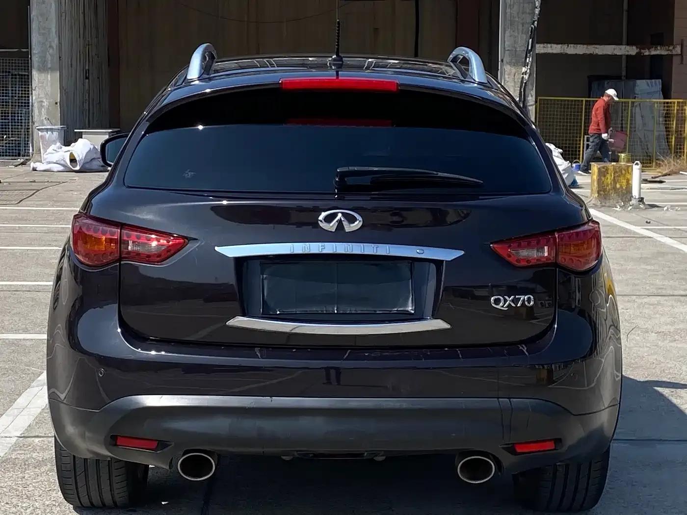 Infiniti QX70 2013 3.7L Standard Edition — миниатюра 6