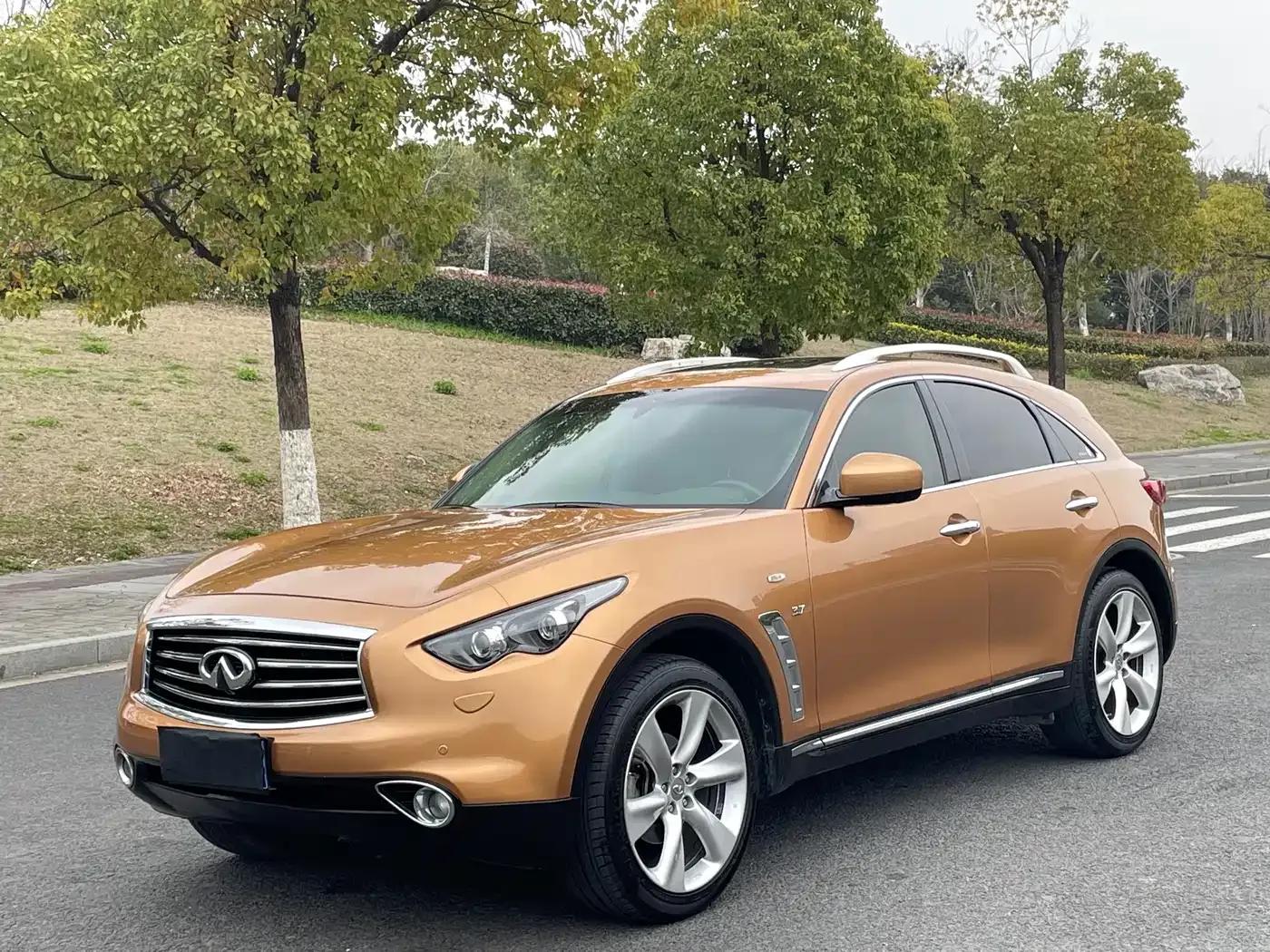 Infiniti QX70 2013 3.7L Standard Edition — миниатюра 1