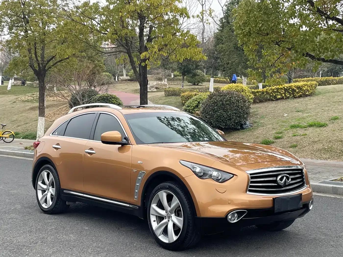 Infiniti QX70 2013 3.7L Standard Edition — миниатюра 3
