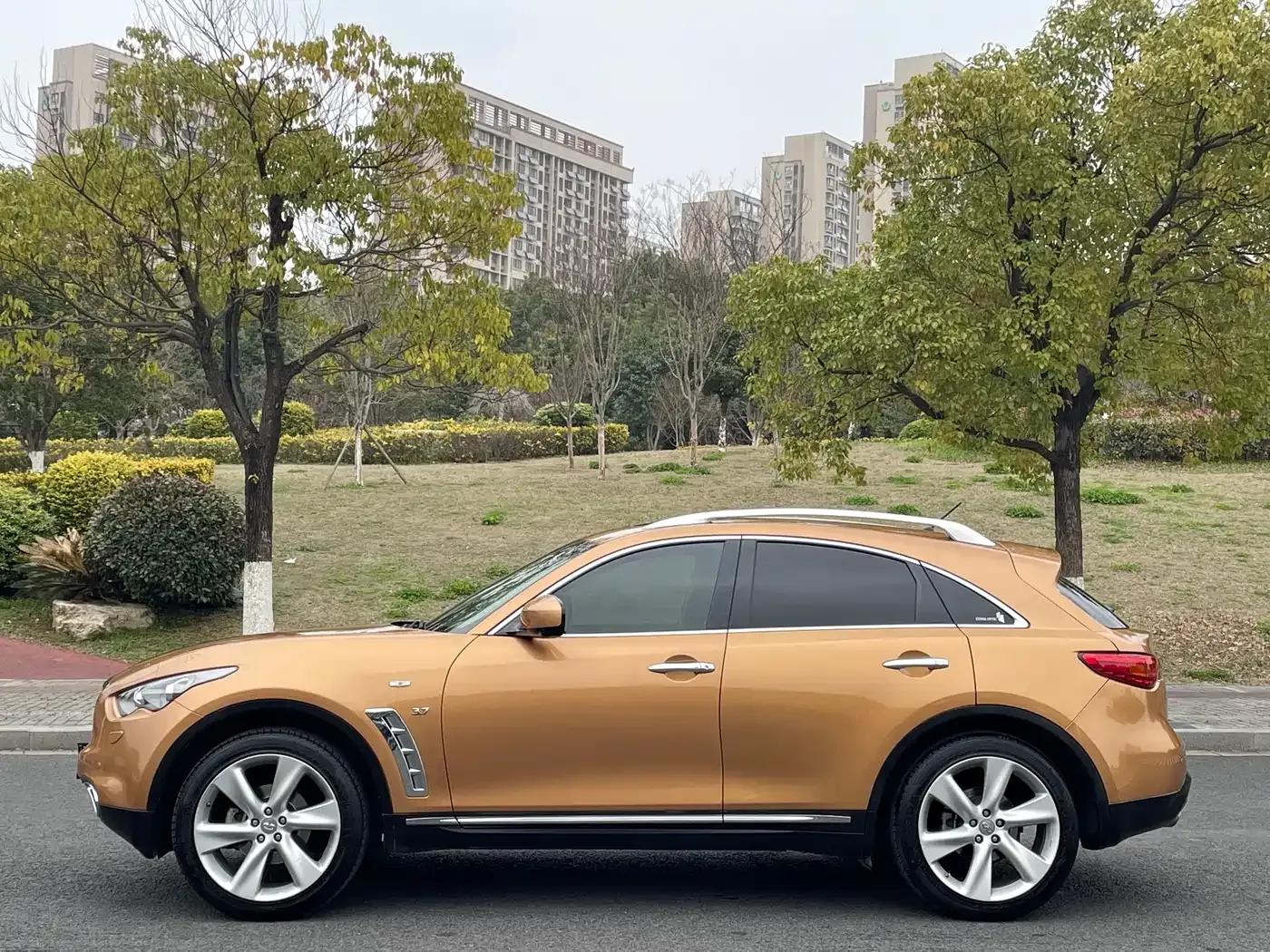 Infiniti QX70 2013 3.7L Standard Edition — миниатюра 4
