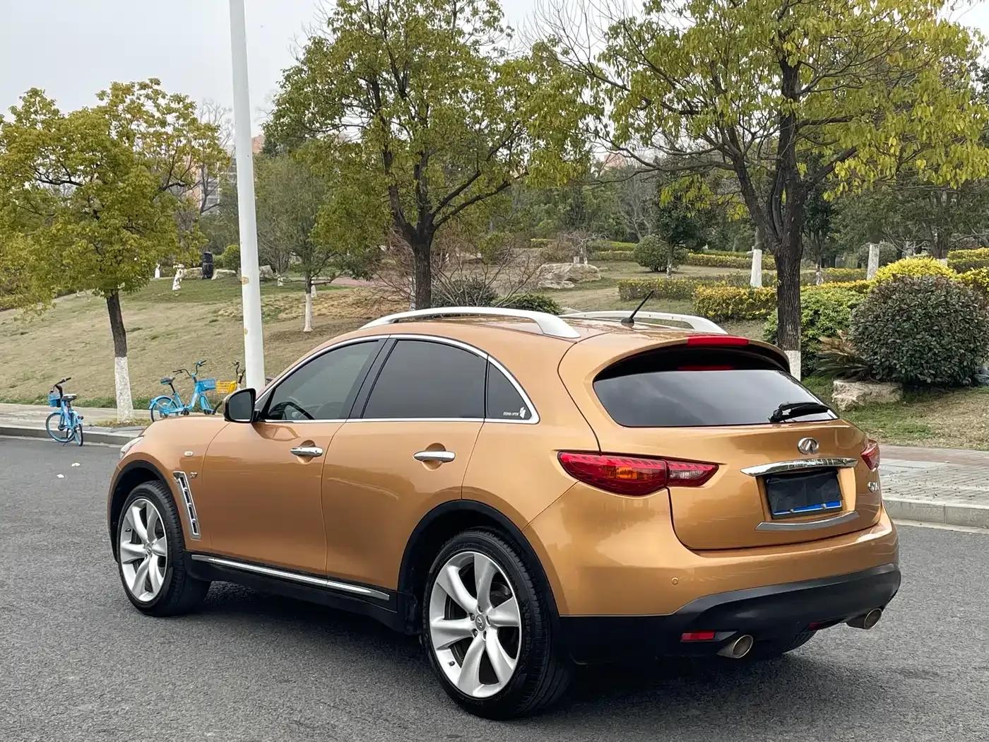 Infiniti QX70 2013 3.7L Standard Edition — миниатюра 5