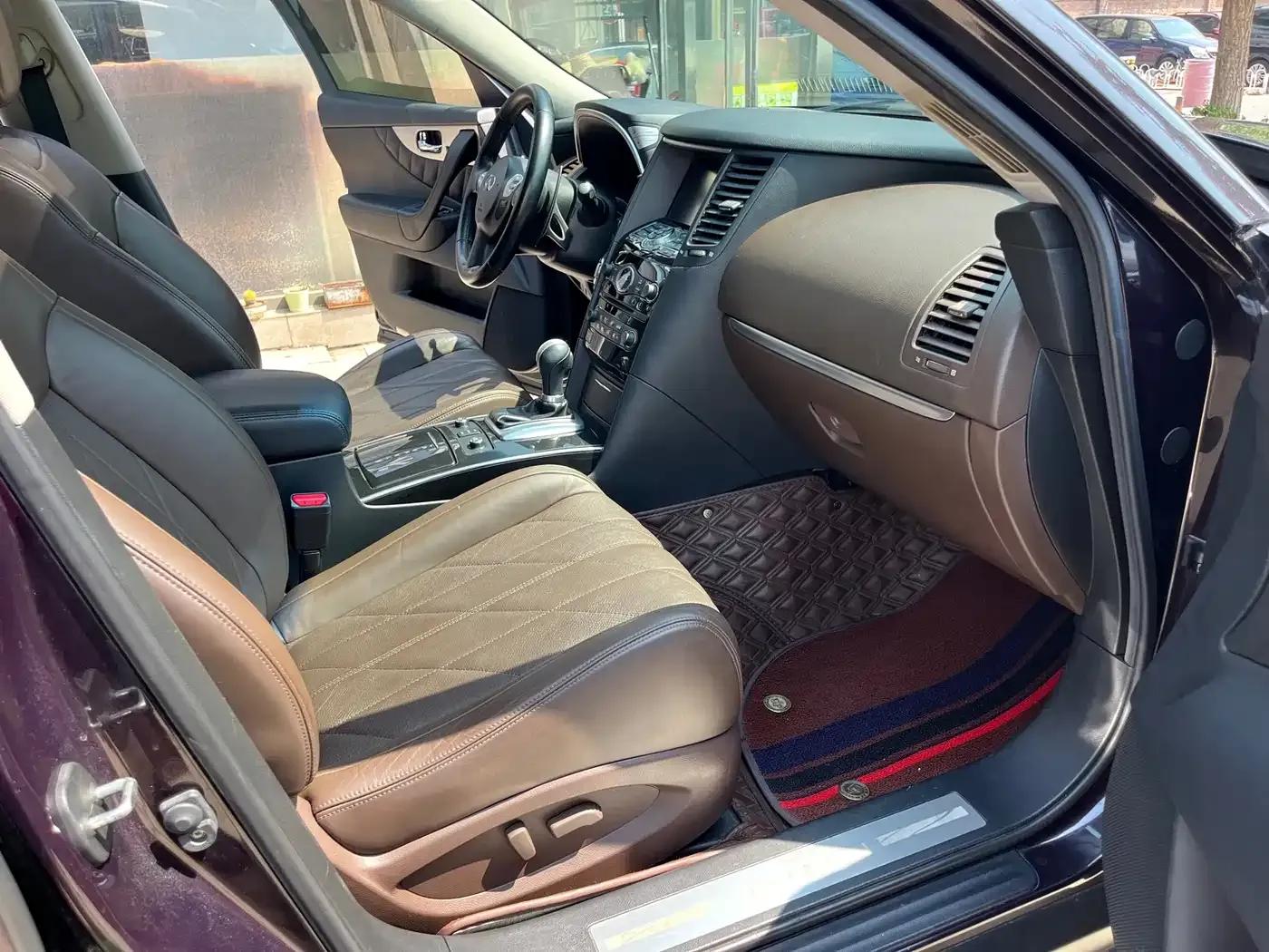 Infiniti QX70 2013 3.7L Standard Edition — миниатюра 11