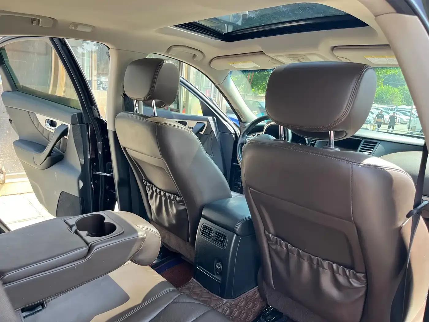 Infiniti QX70 2013 3.7L Standard Edition — миниатюра 13