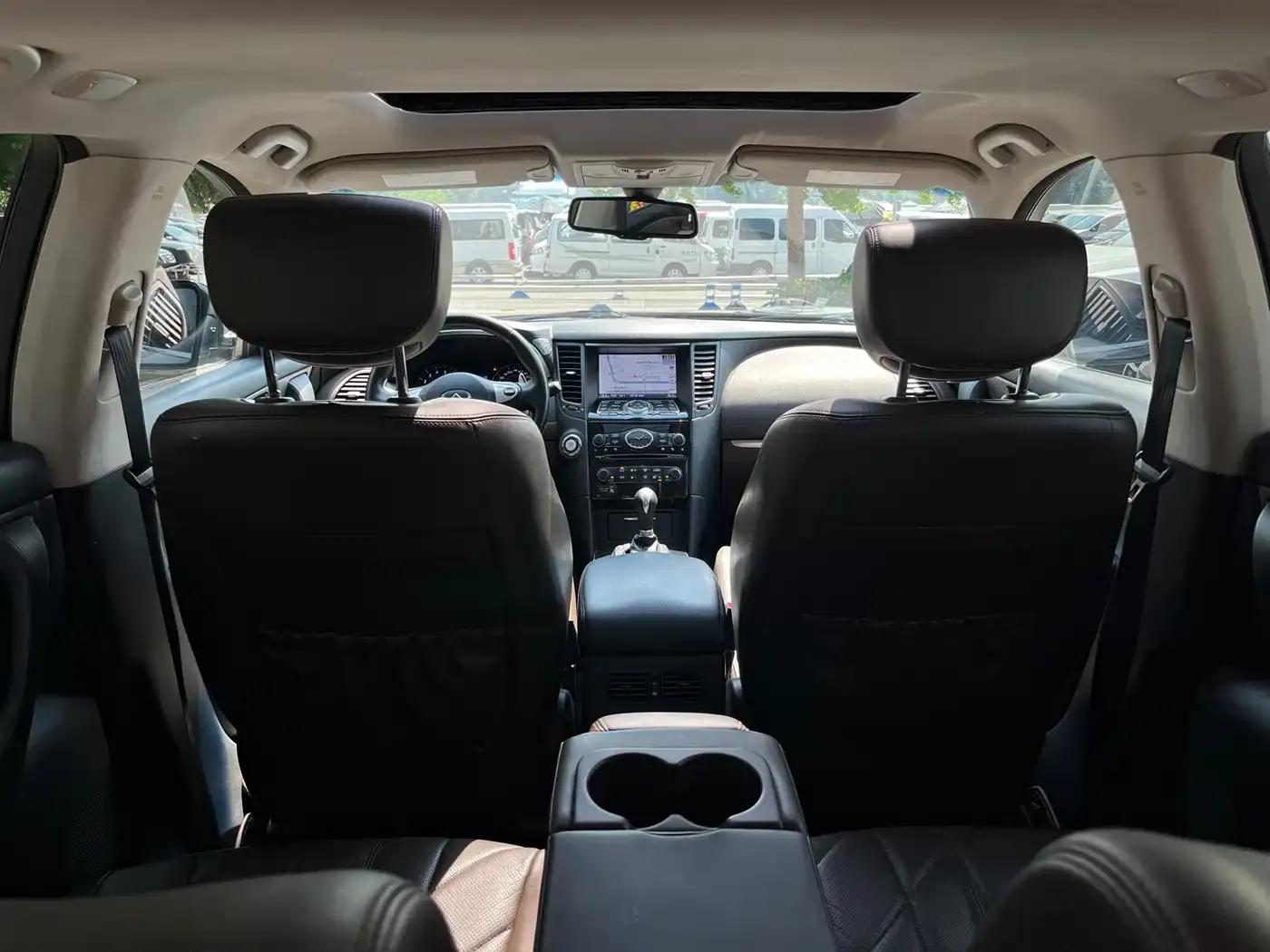 Infiniti QX70 2013 3.7L Standard Edition — миниатюра 25