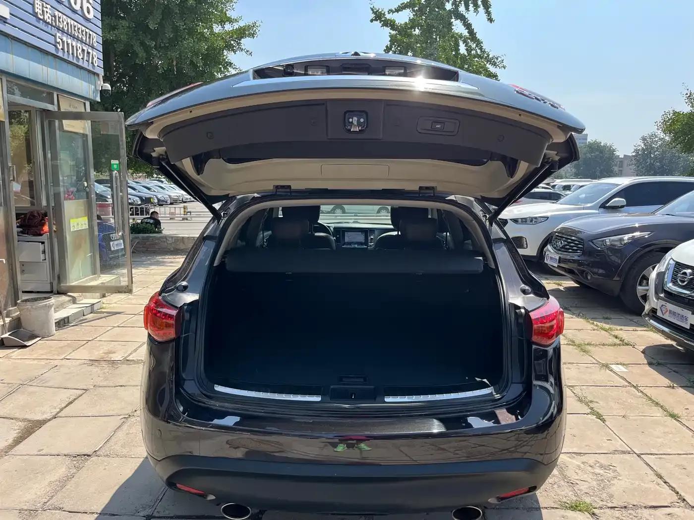 Infiniti QX70 2013 3.7L Standard Edition — миниатюра 27