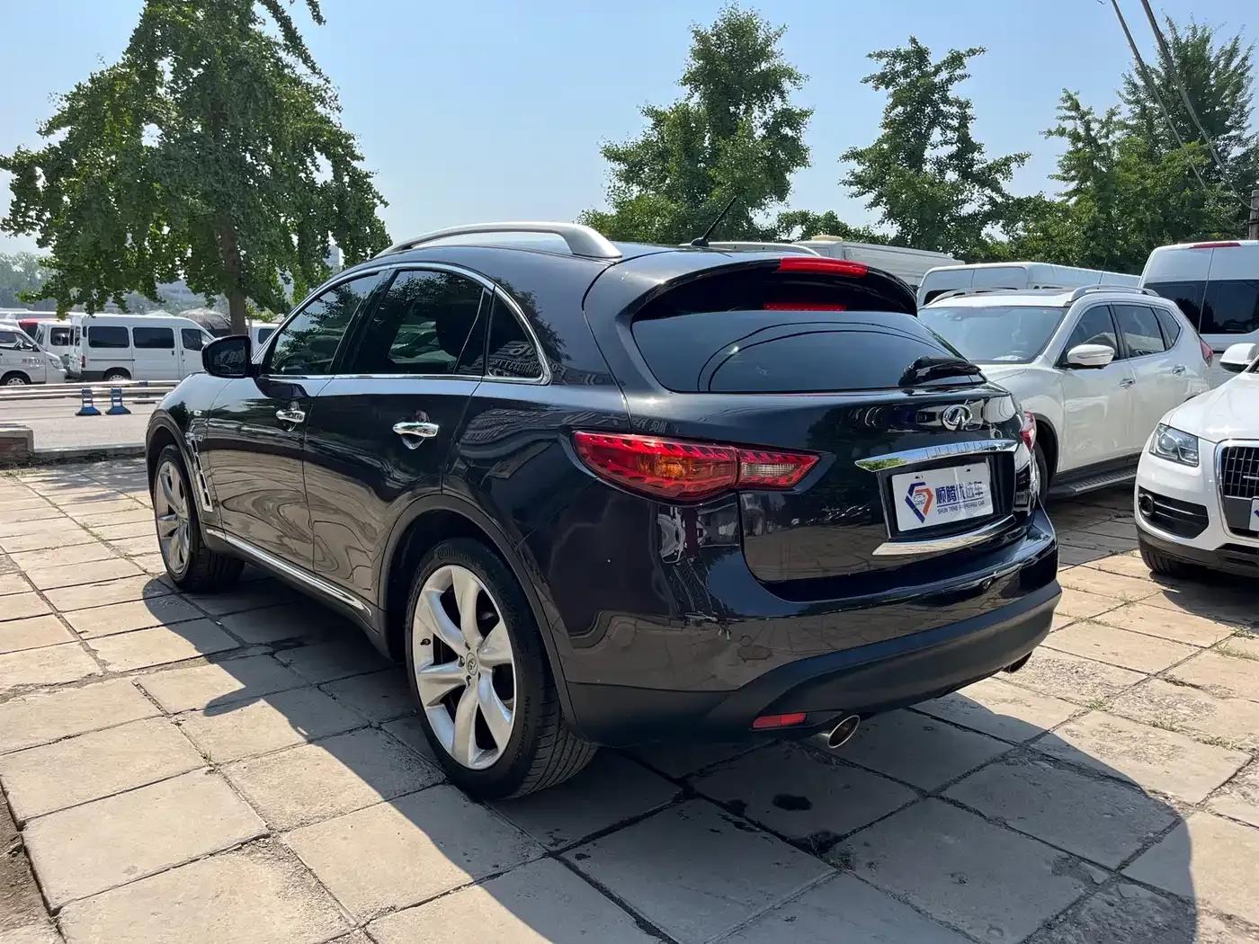 Infiniti QX70 2013 3.7L Standard Edition — миниатюра 6