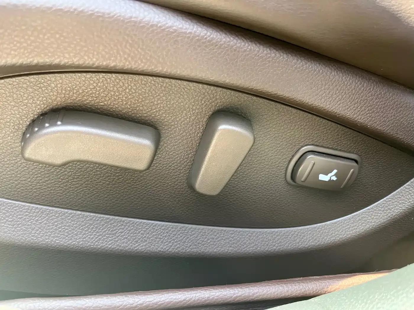 Infiniti QX70 2013 3.7L Standard Edition — миниатюра 7