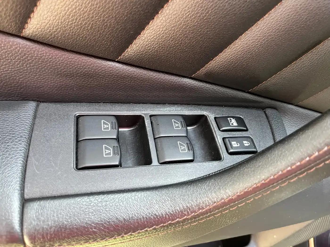 Infiniti QX70 2013 3.7L Standard Edition — миниатюра 8