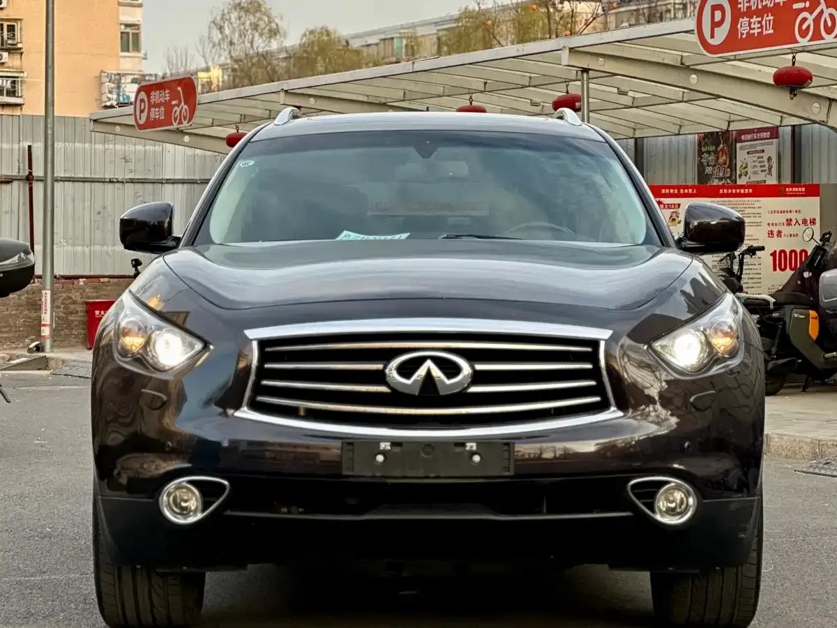 Infiniti QX70 2013 3.7L Standard Edition — миниатюра 2