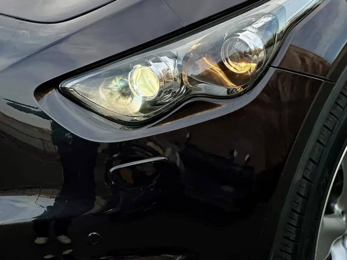 Infiniti QX70 2013 3.7L Standard Edition — миниатюра 11