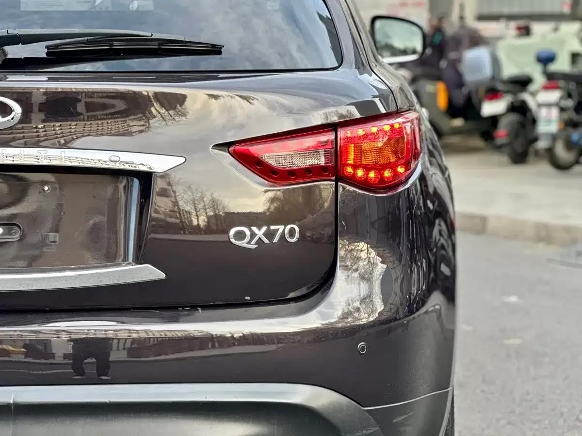 Infiniti QX70 2013 3.7L Standard Edition — миниатюра 7