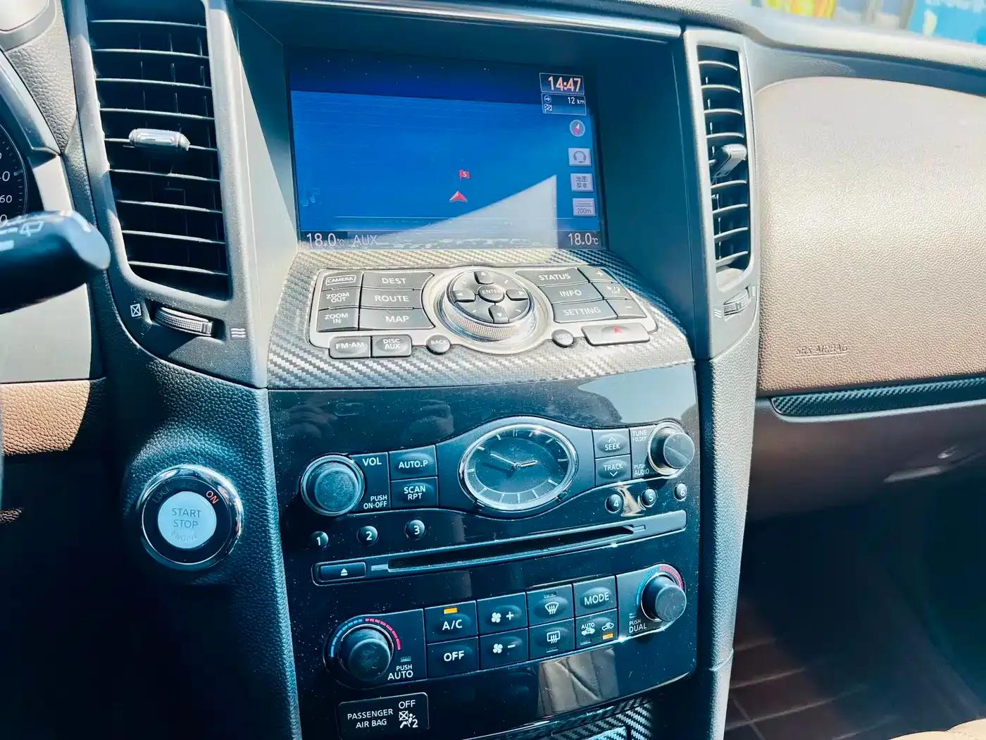 Infiniti QX70 2013 3.7L Standard Edition — миниатюра 13