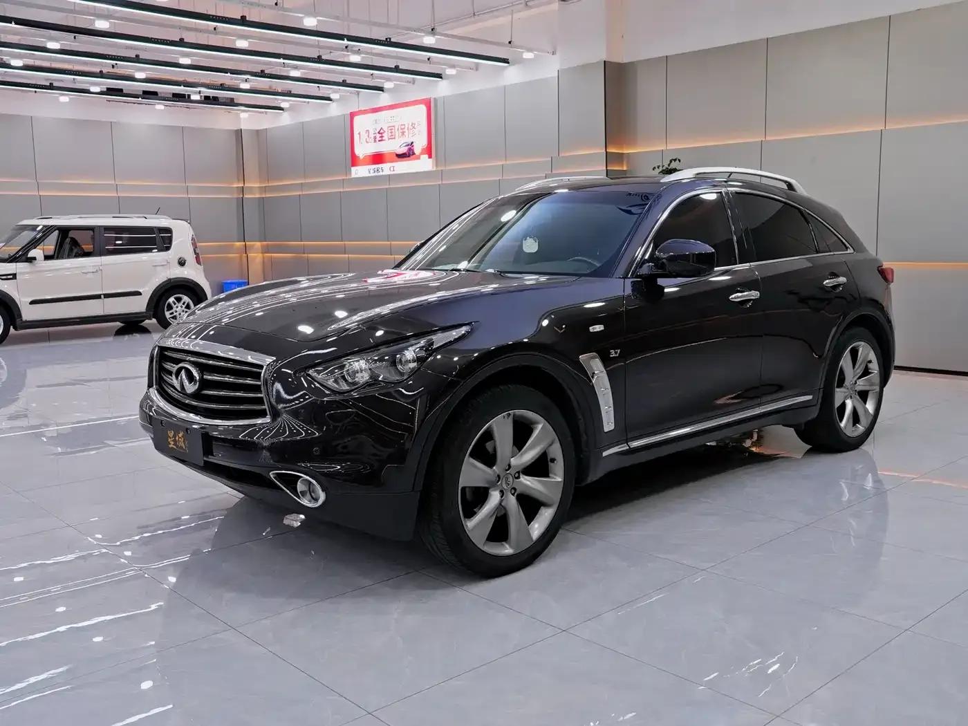Infiniti QX70 2013 3.7L Standard Edition — миниатюра 1