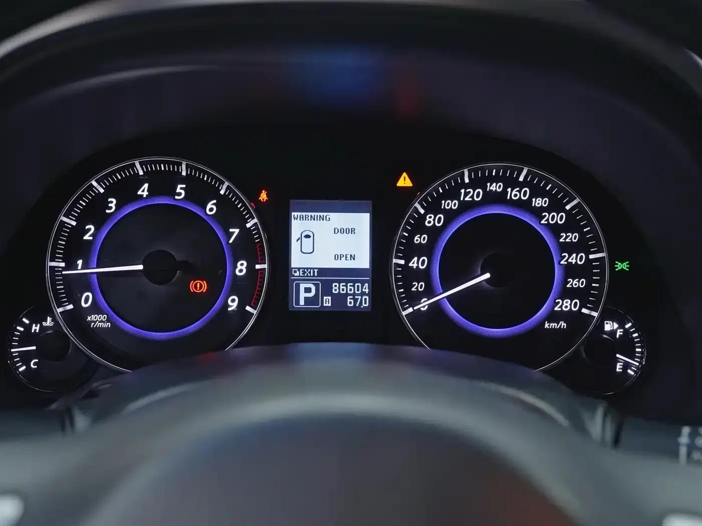 Infiniti QX70 2013 3.7L Standard Edition — миниатюра 12