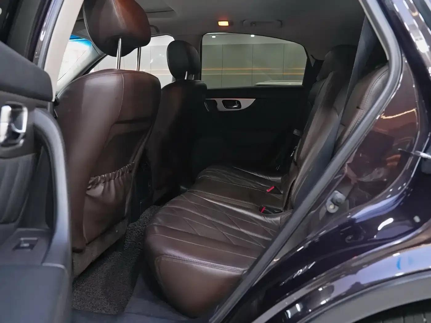 Infiniti QX70 2013 3.7L Standard Edition — миниатюра 13