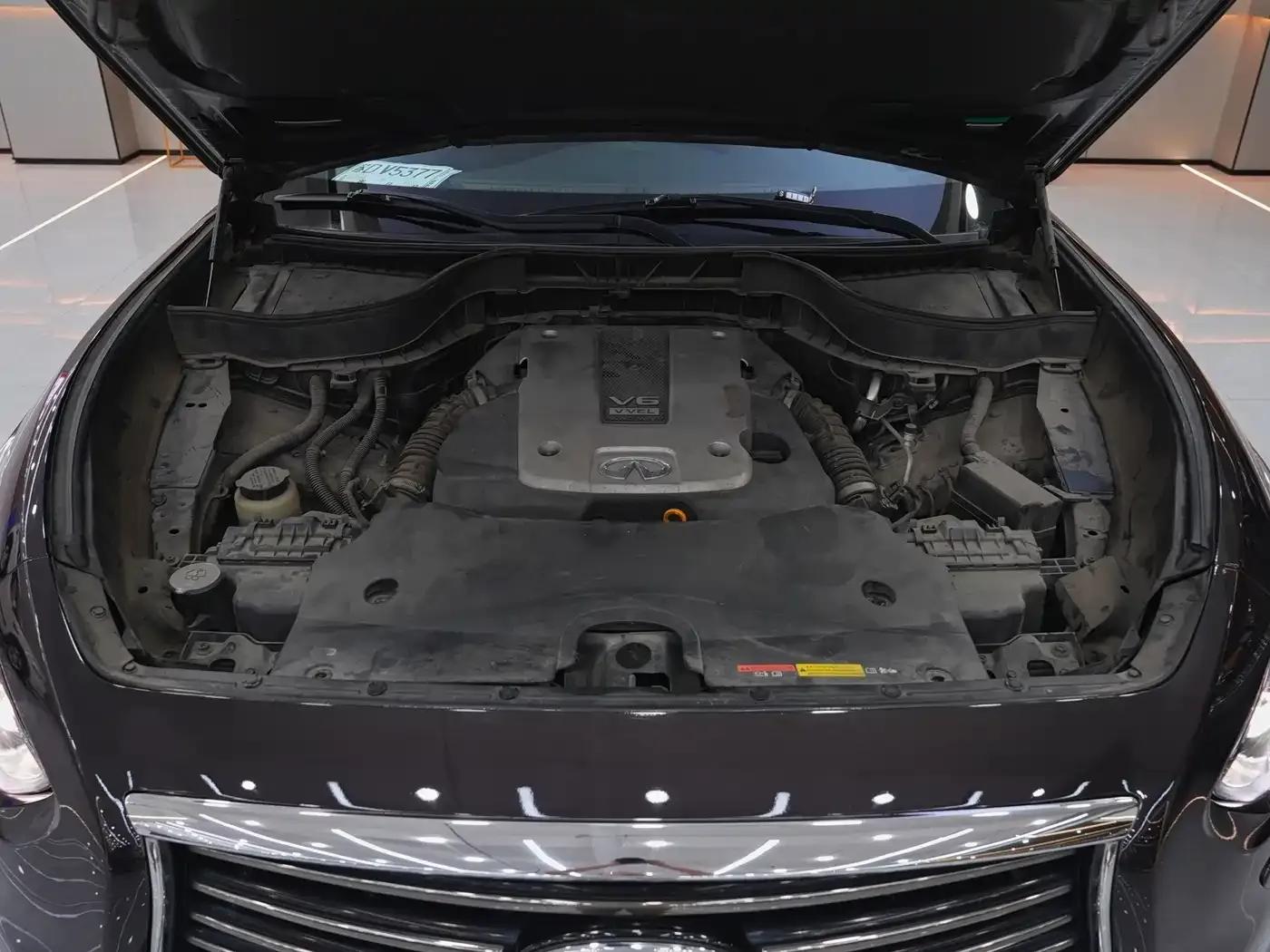 Infiniti QX70 2013 3.7L Standard Edition — миниатюра 14
