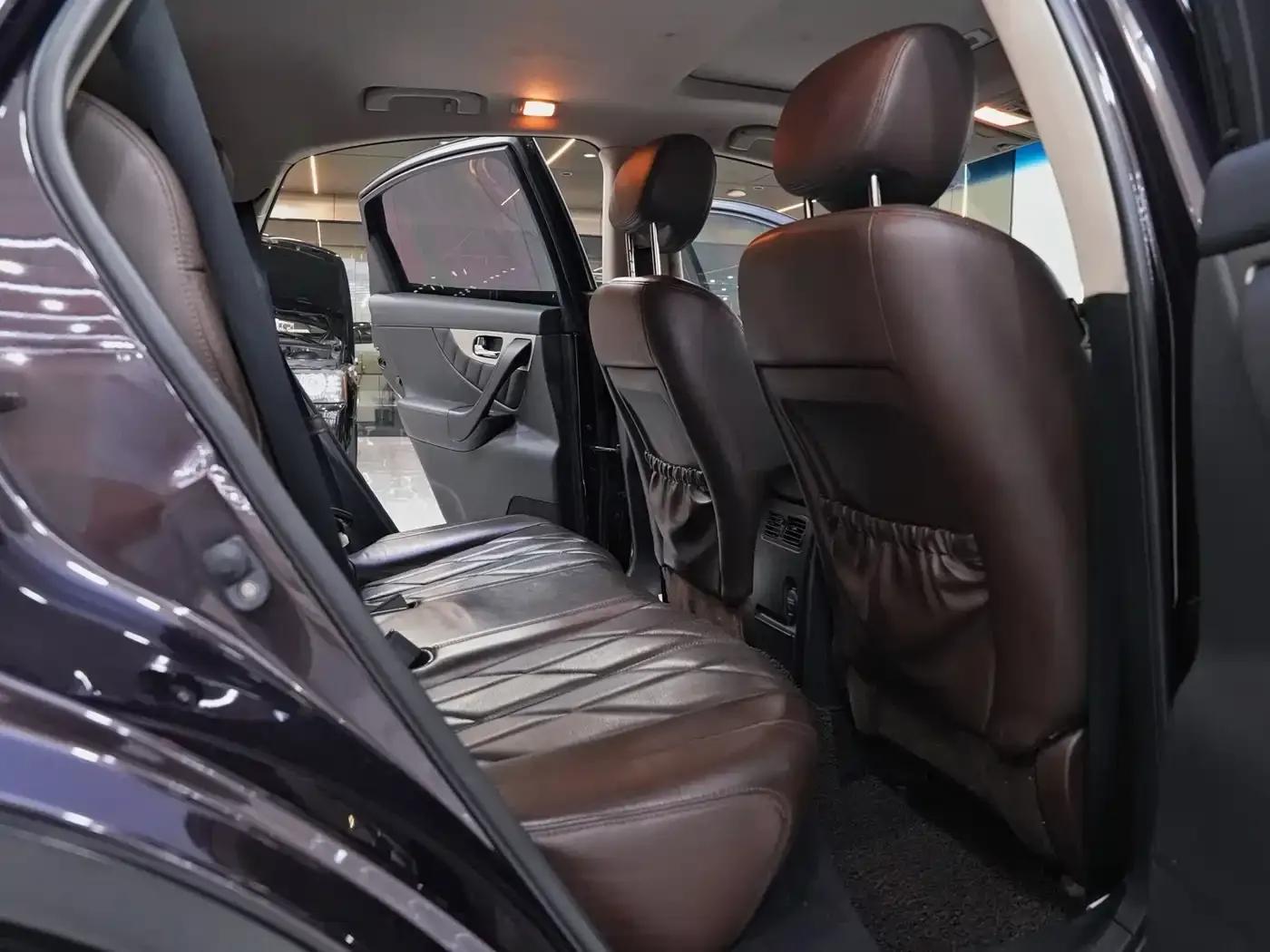 Infiniti QX70 2013 3.7L Standard Edition — миниатюра 23