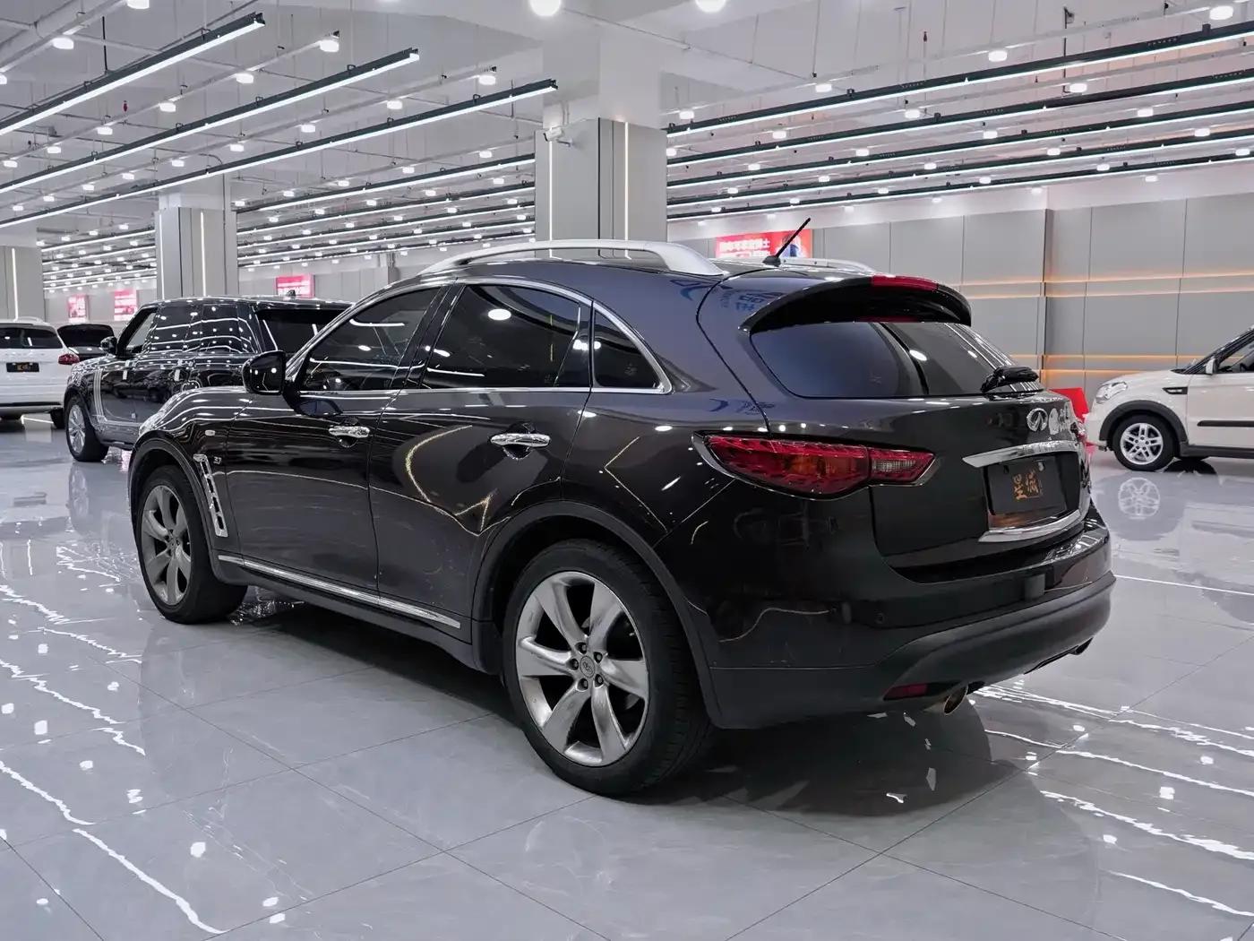 Infiniti QX70 2013 3.7L Standard Edition — миниатюра 5