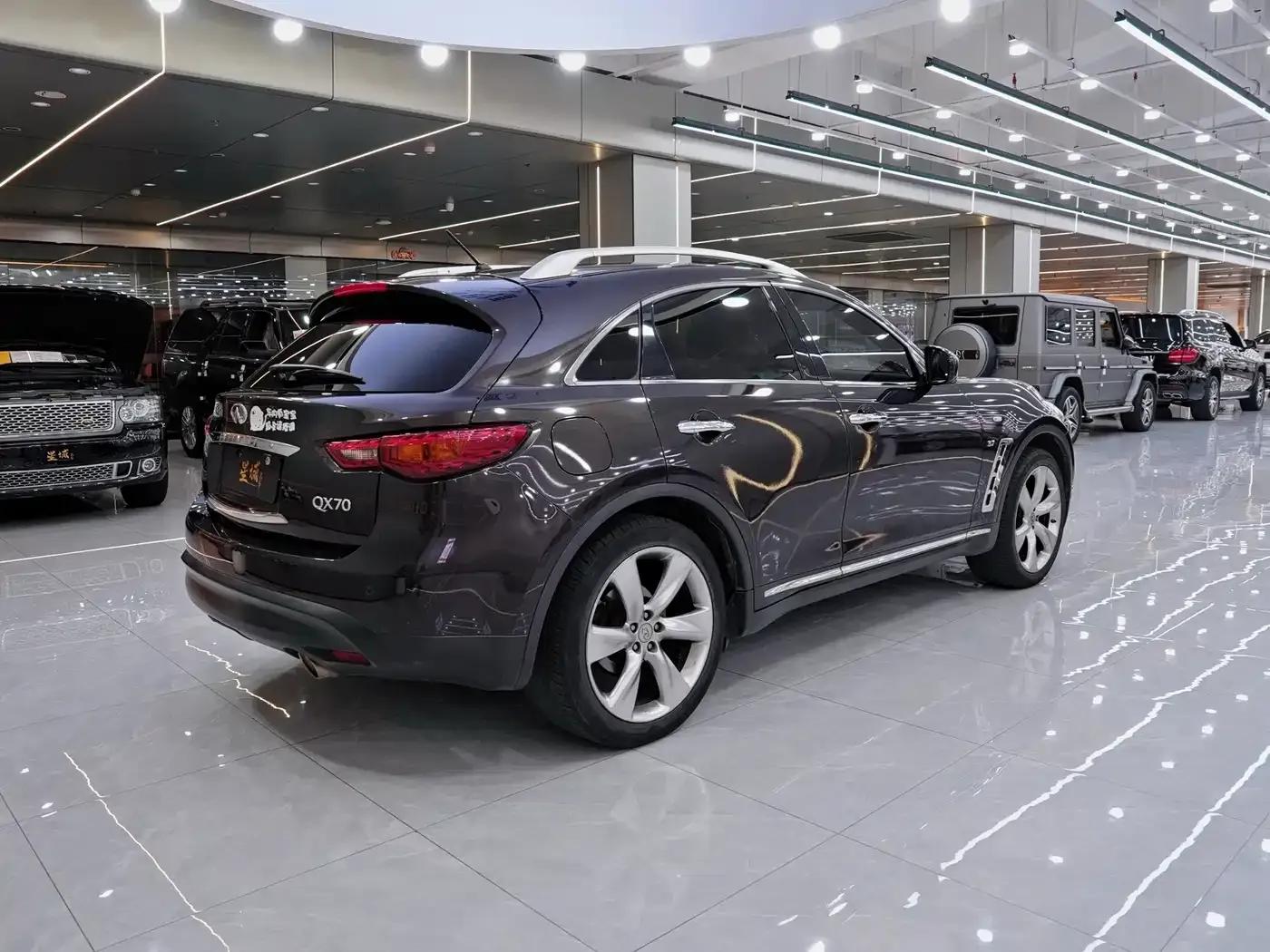 Infiniti QX70 2013 3.7L Standard Edition — миниатюра 7