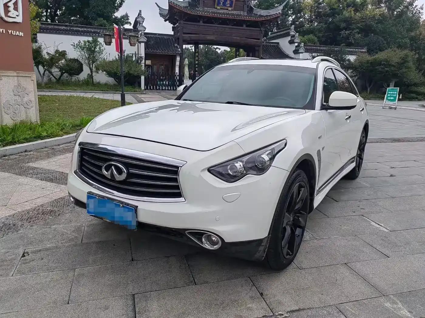 Infiniti QX70 2013 3.7L Super Edition — миниатюра 2