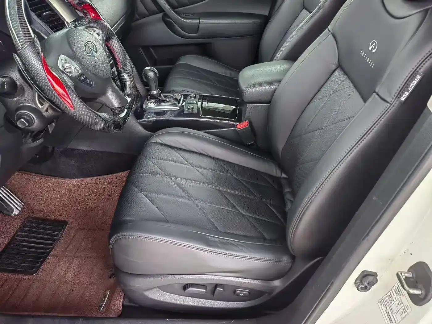 Infiniti QX70 2013 3.7L Super Edition — миниатюра 5