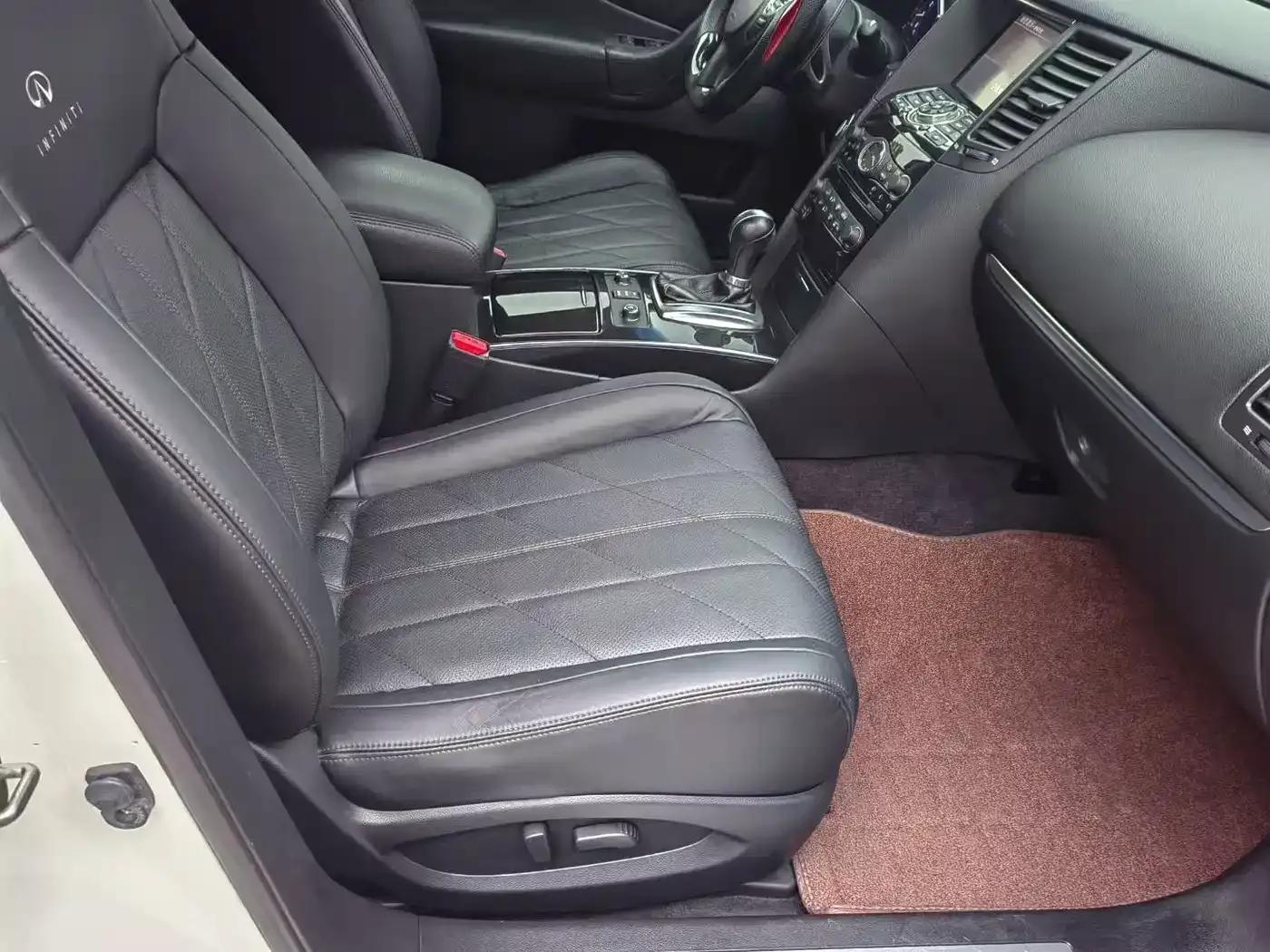 Infiniti QX70 2013 3.7L Super Edition — миниатюра 6