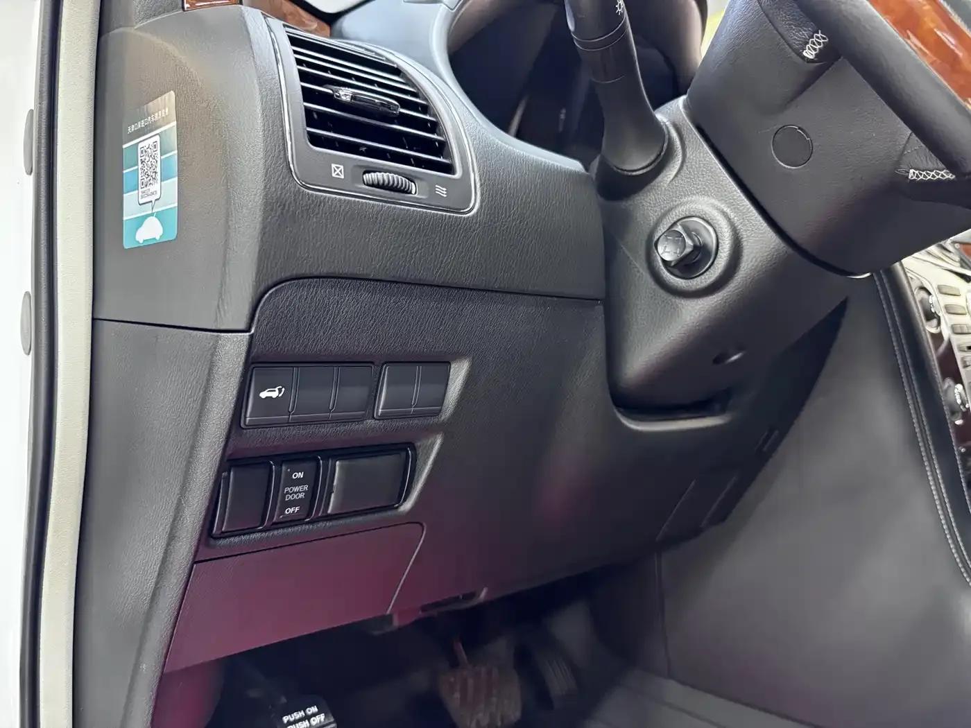 Infiniti QX80 2019 5.6L Middle East Edition — миниатюра 12