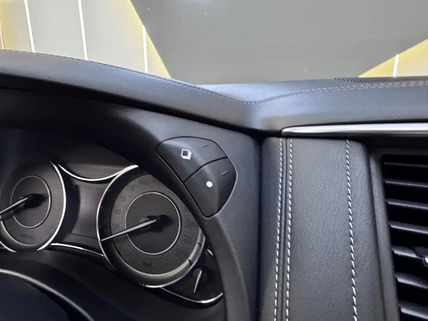 Infiniti QX80 2019 5.6L Middle East Edition — миниатюра 14