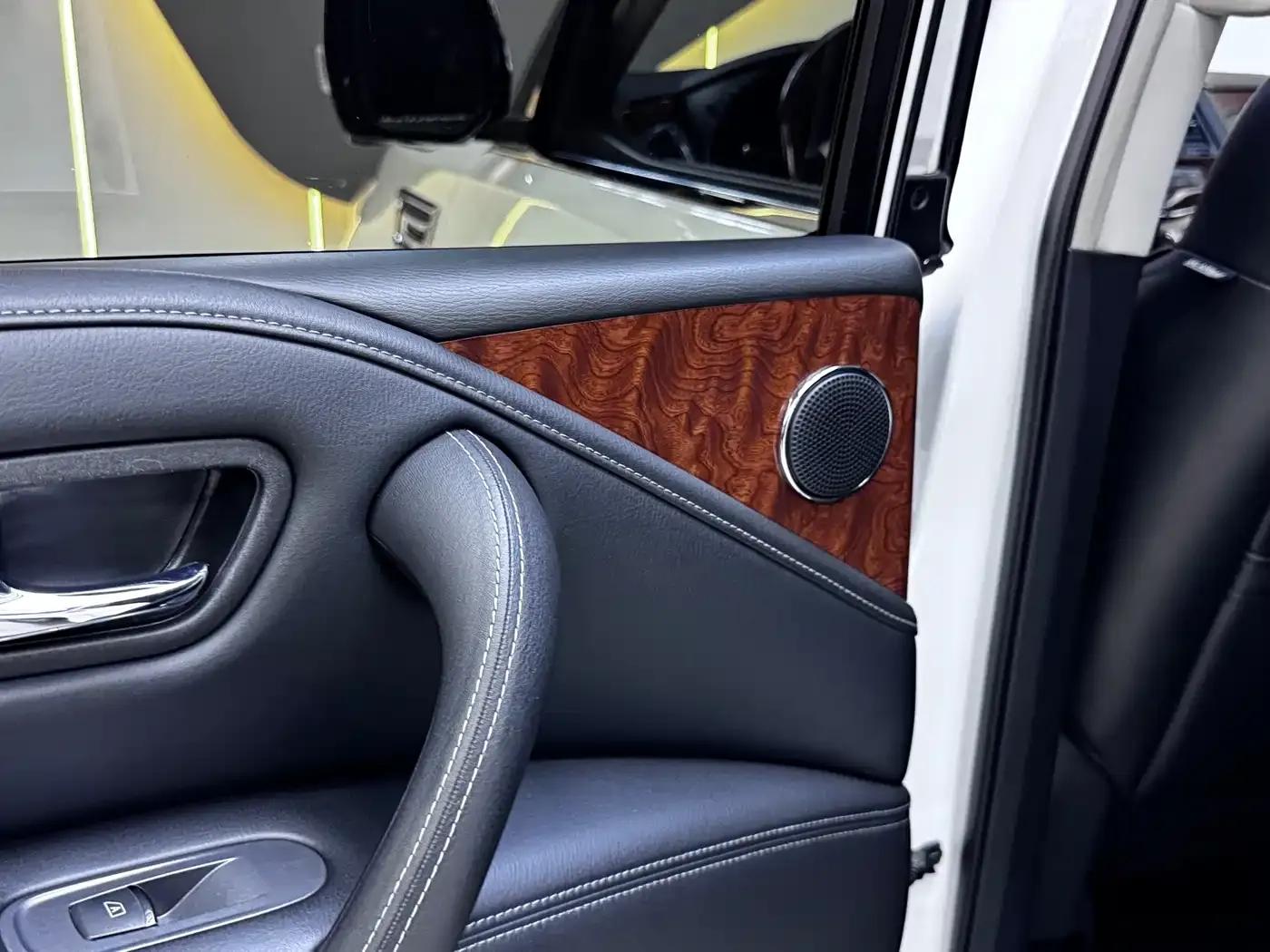 Infiniti QX80 2019 5.6L Middle East Edition — миниатюра 17